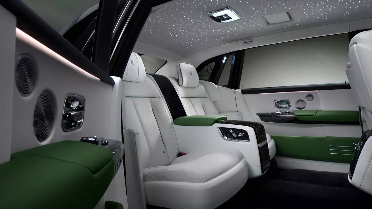 Rolls Royce Phantom VIII Extended Wheelbase (EWB