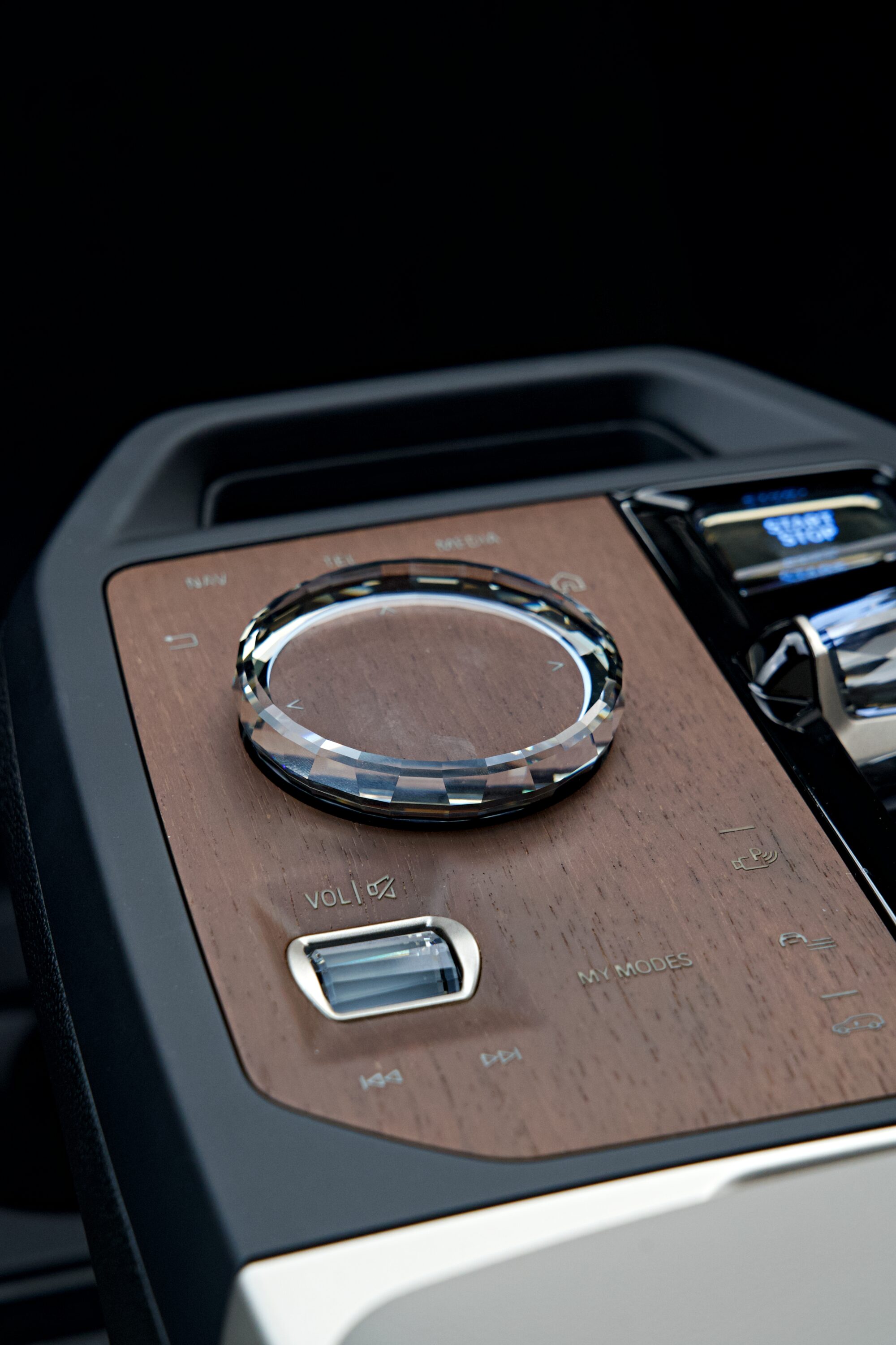 iDrive, Therefore I Am: looking back at more than 20 years of BMW innovating in car infotainment
