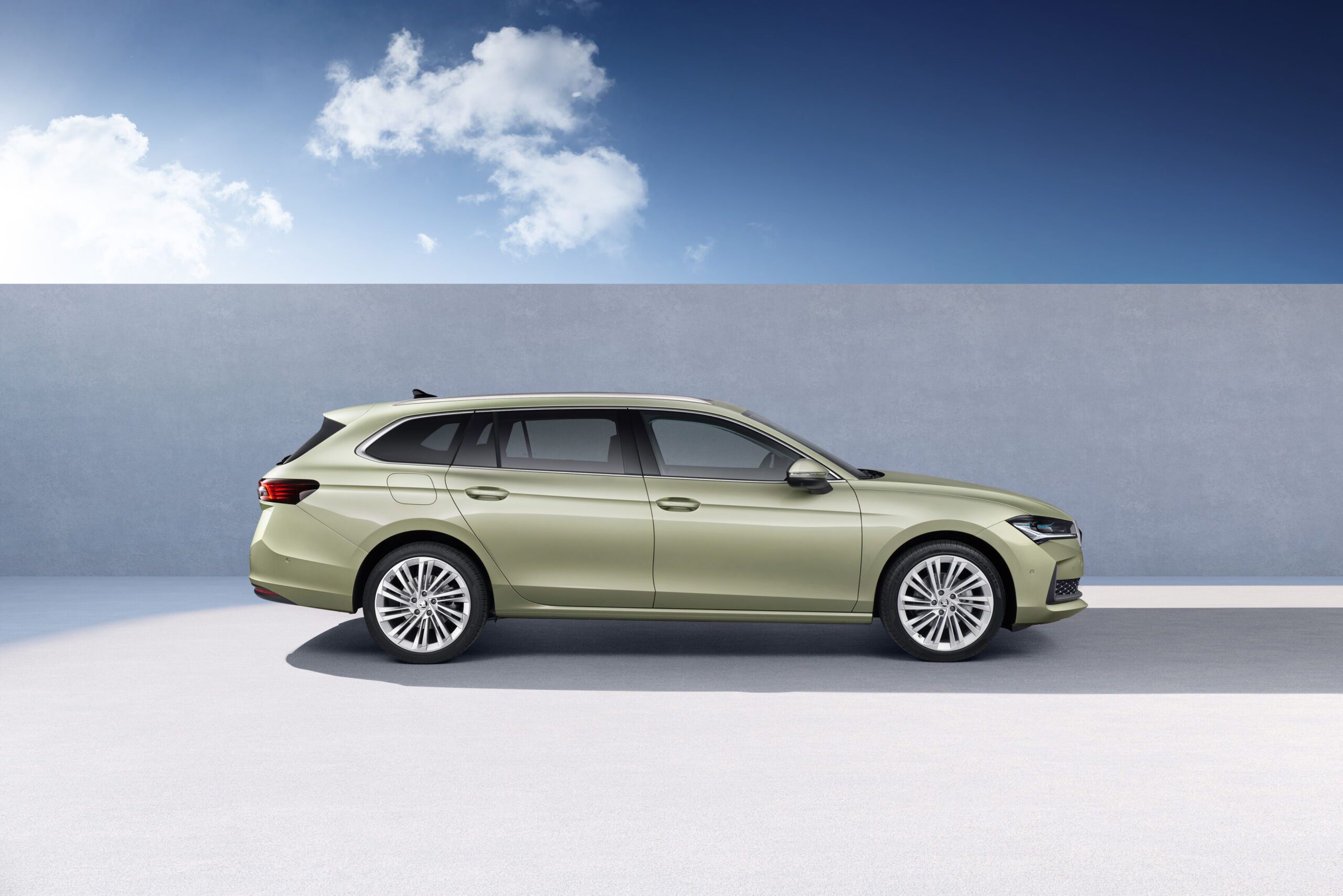 Skoda Superb turns 90