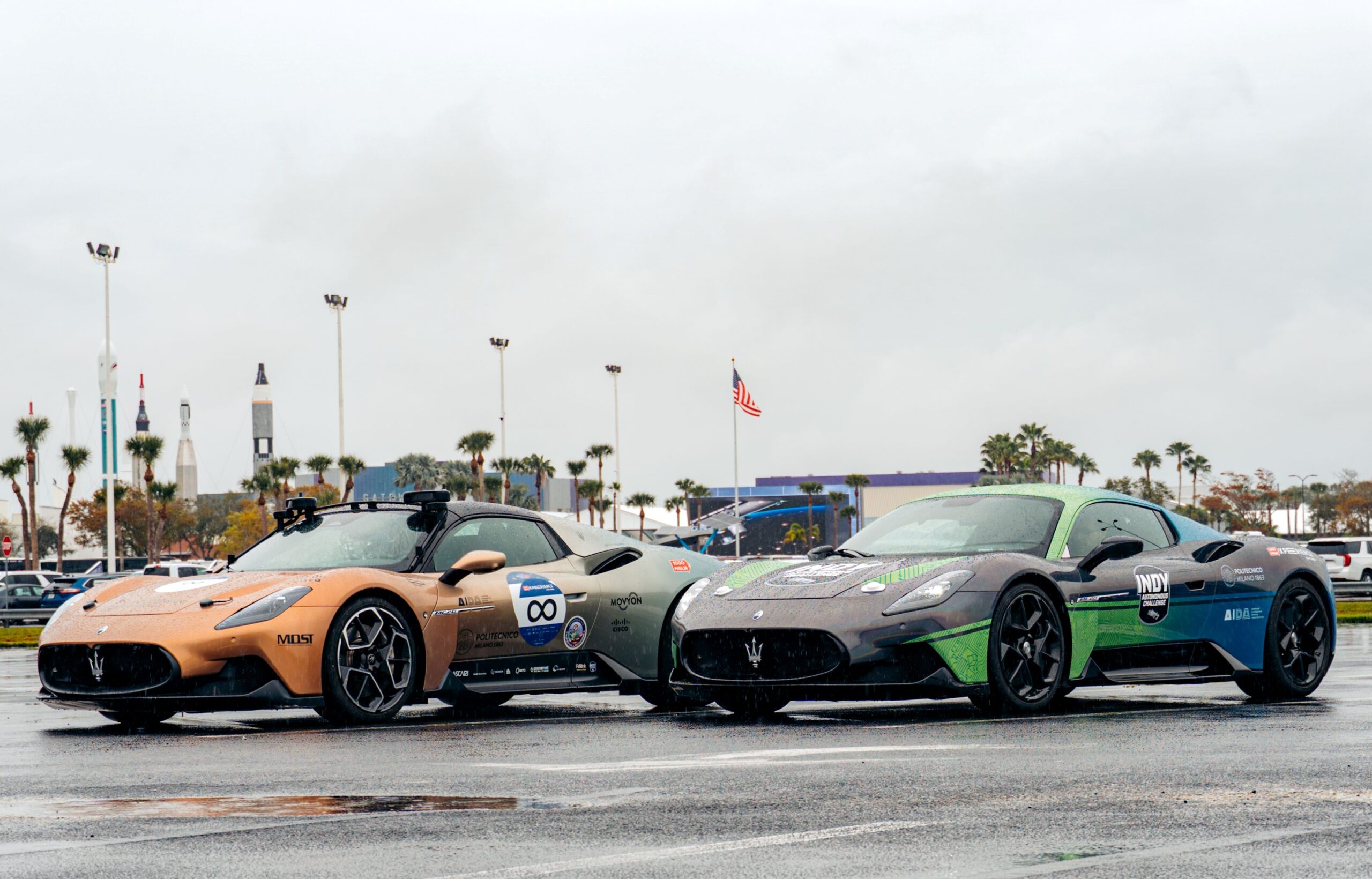 A Maserati MC20 and MC20 Cielo side by side after setting a new autonomous world speed record.