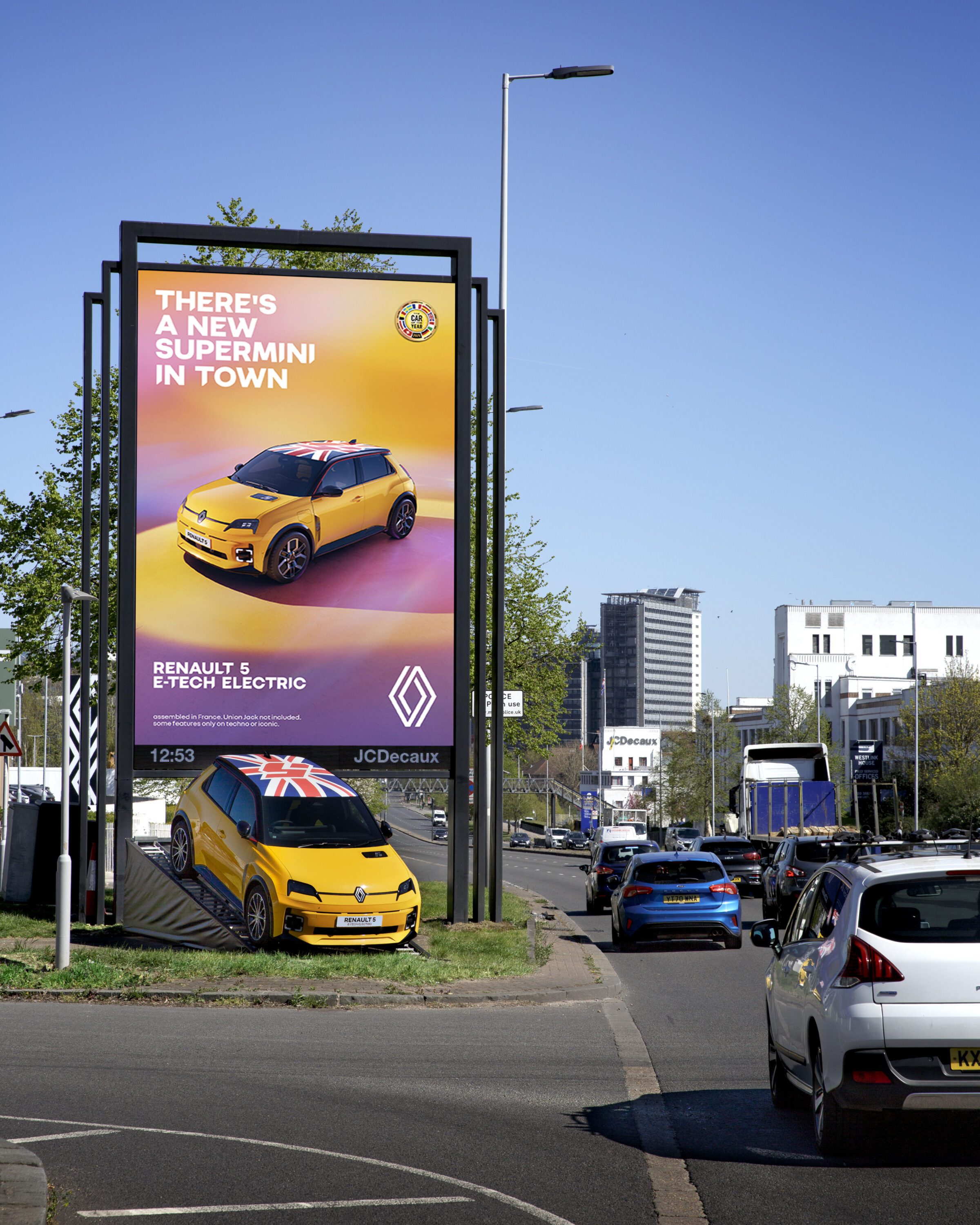 Renault goads Mini in 'cross the road' trash talk