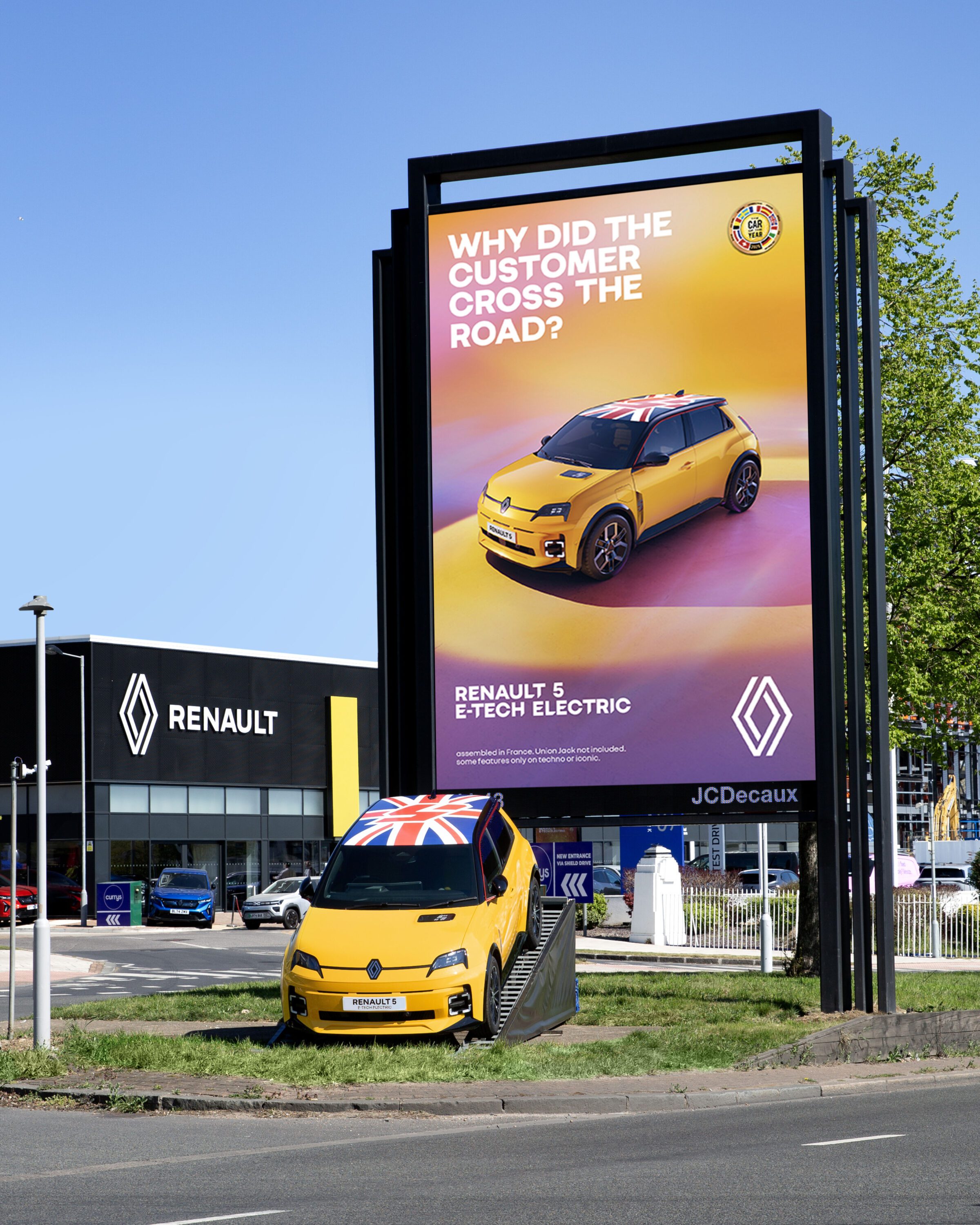 Renault goads Mini in 'cross the road' trash talk
