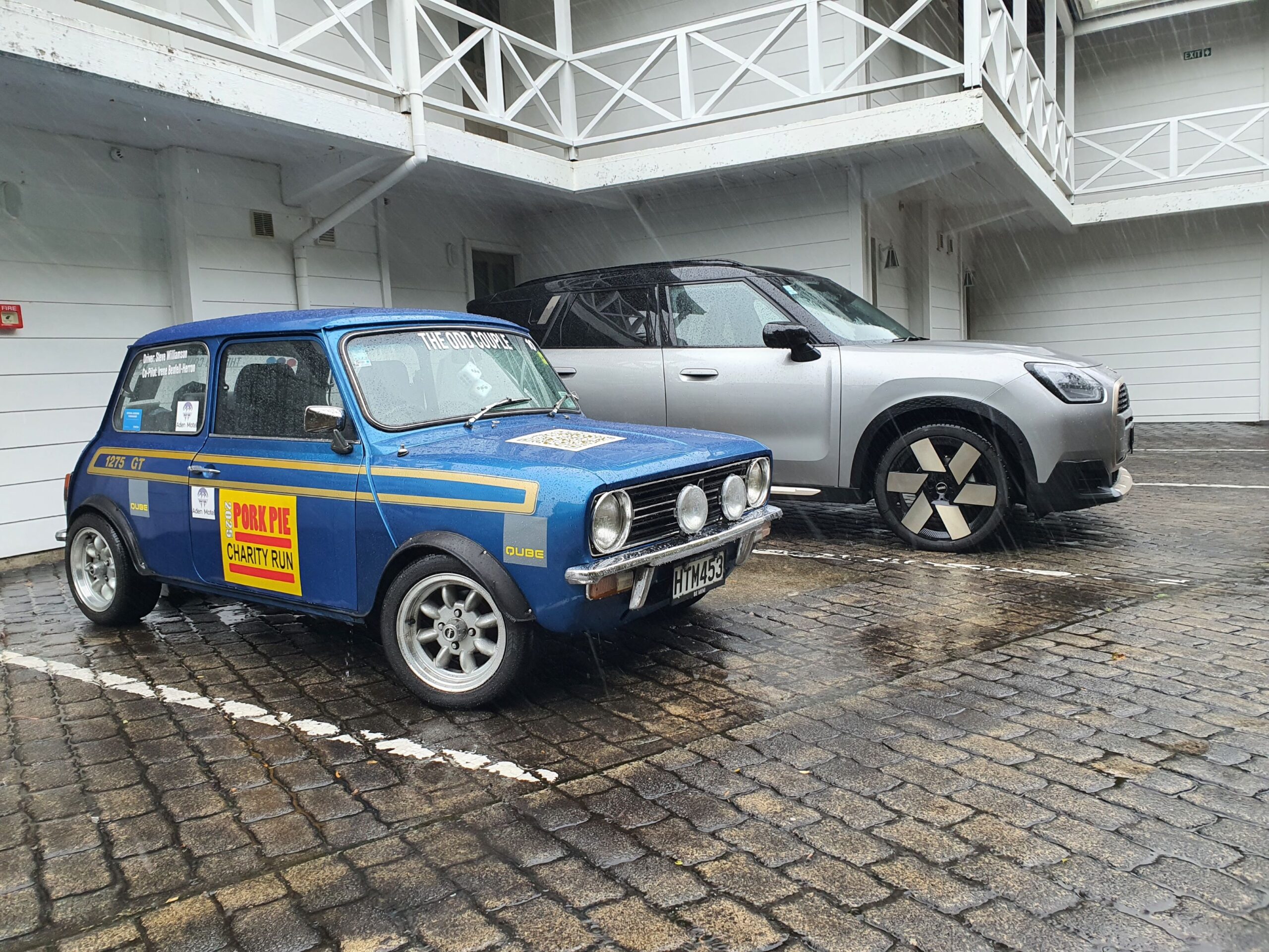A duo of Minis gathered in Paihia for the 2025 Pork Pie Charity Run.