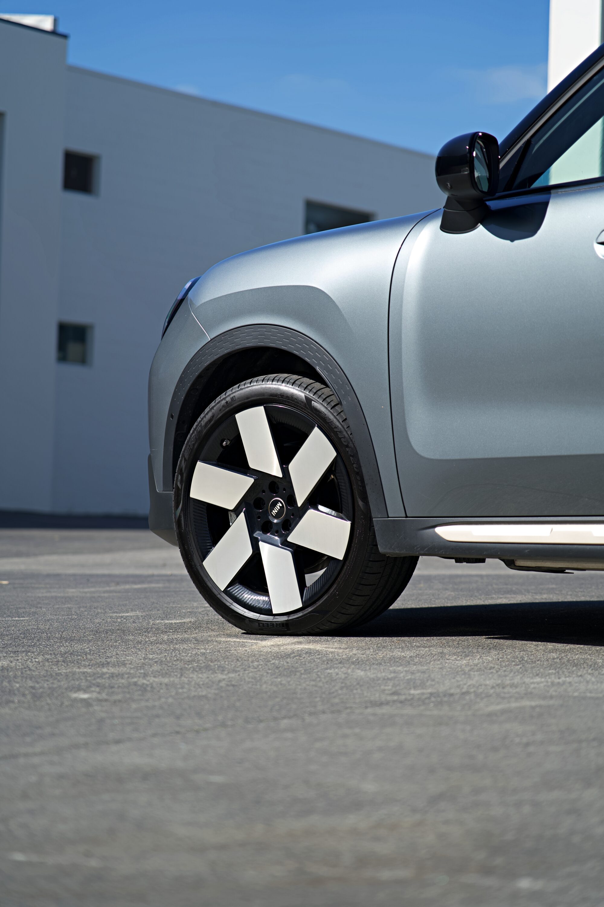Yellow S, Same Sass - Mini Countryman SE Review