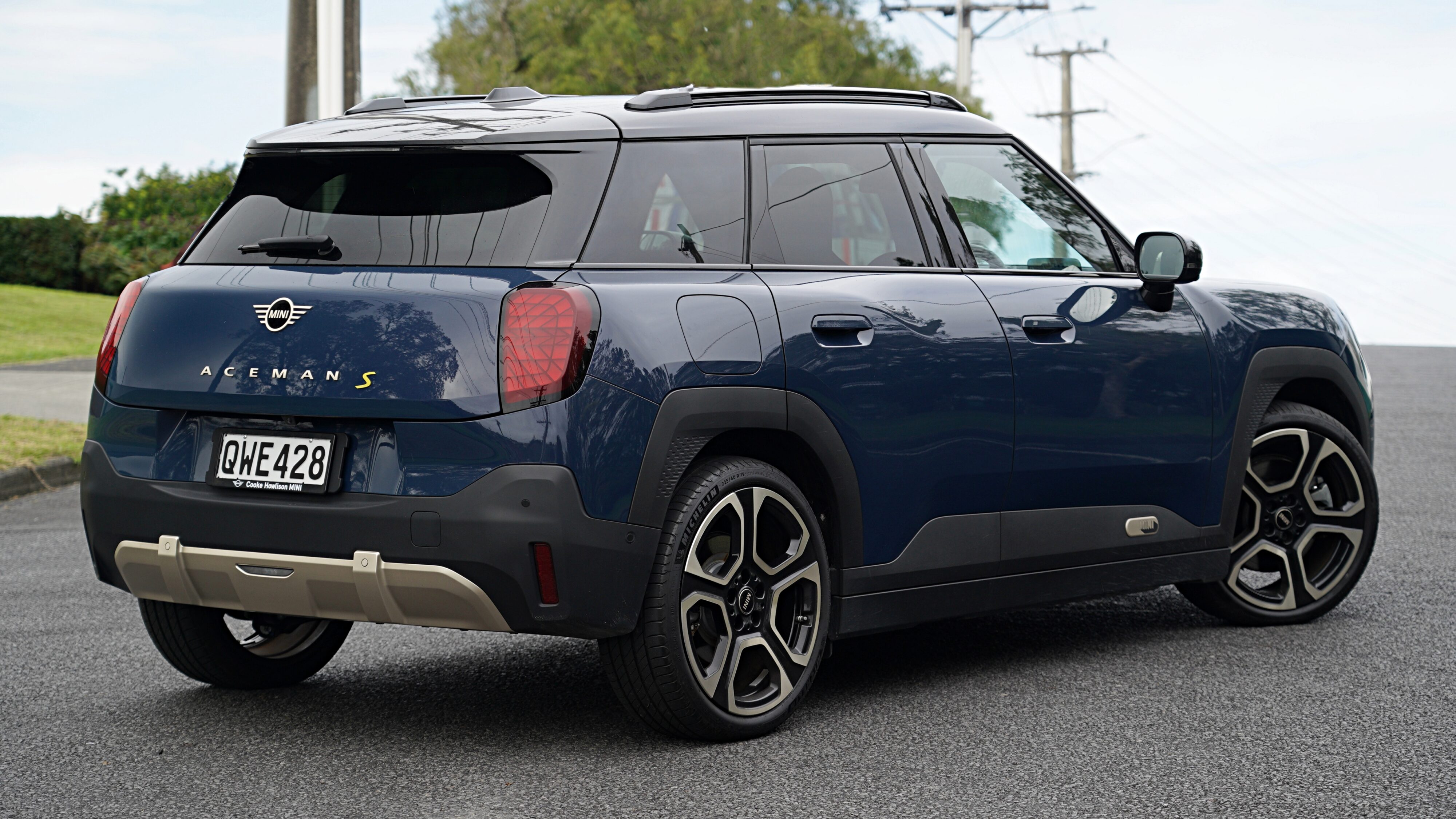 It's a Middle Child Thing - Mini Aceman SE Review