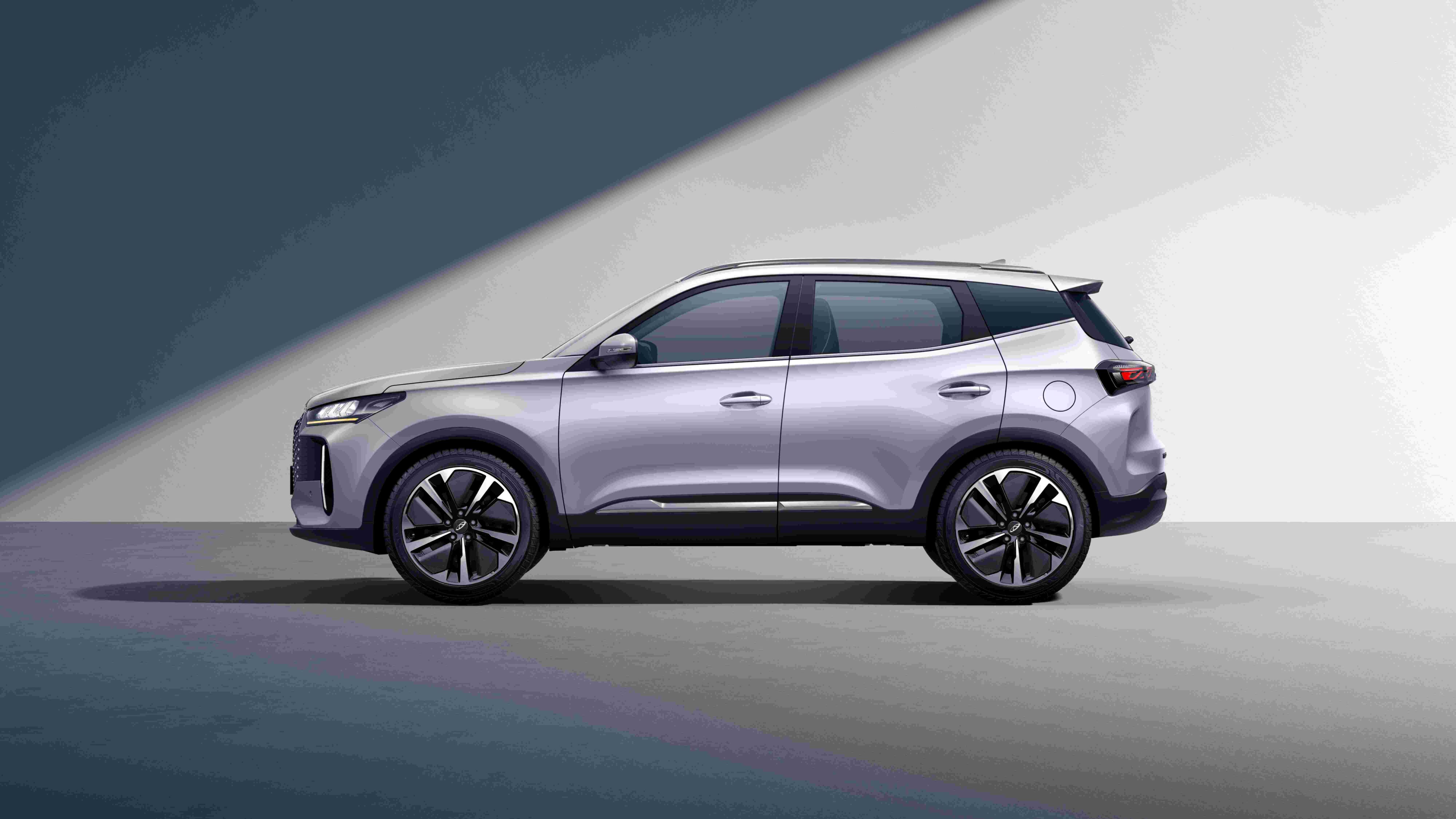 The TIGGO 4 Hybrid - Chery Makes Fuel Efficiency Fashionable (and Affordable)