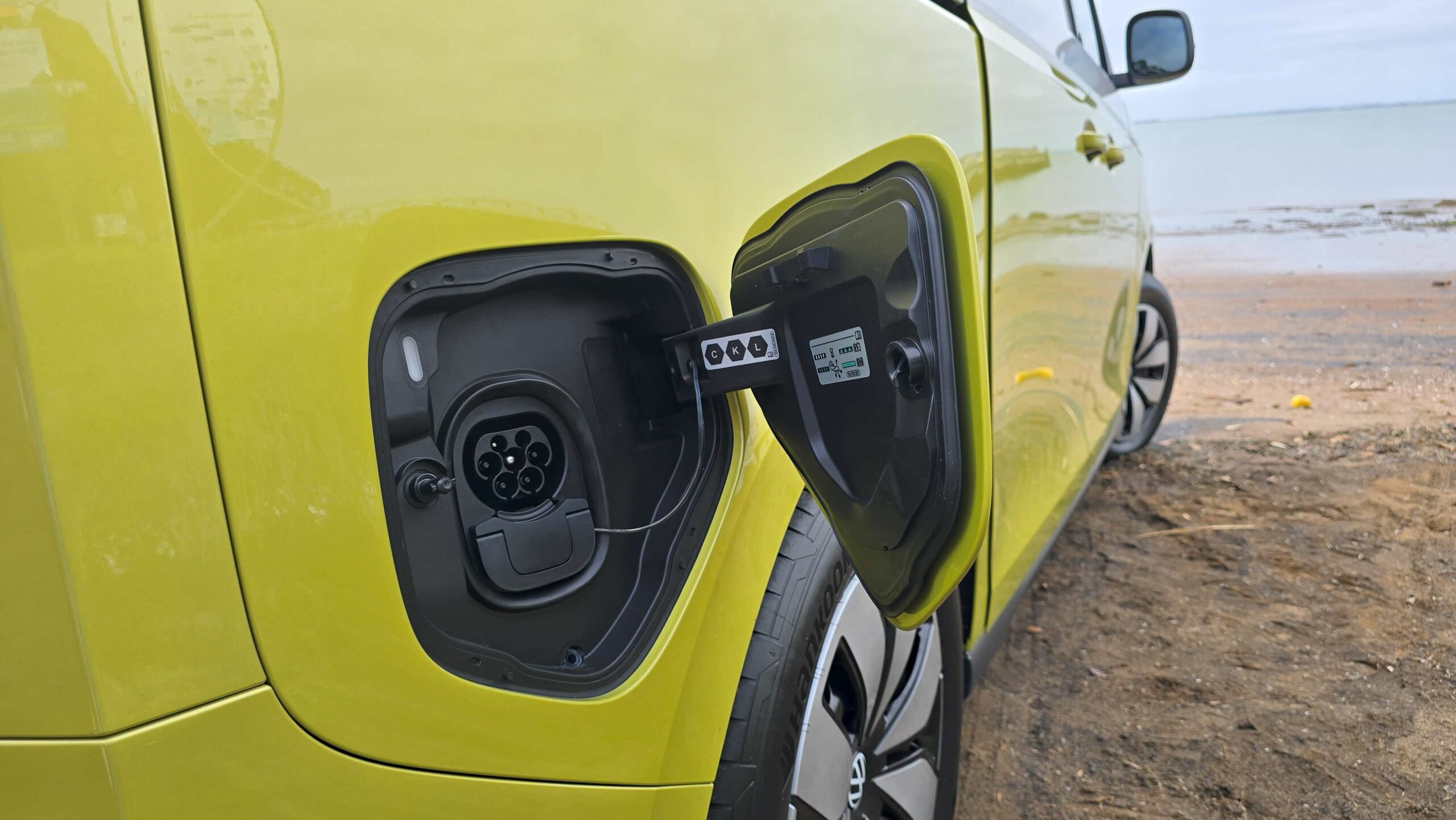 ID.Buzz First Drive - A New Electric Icon with an Old Soul