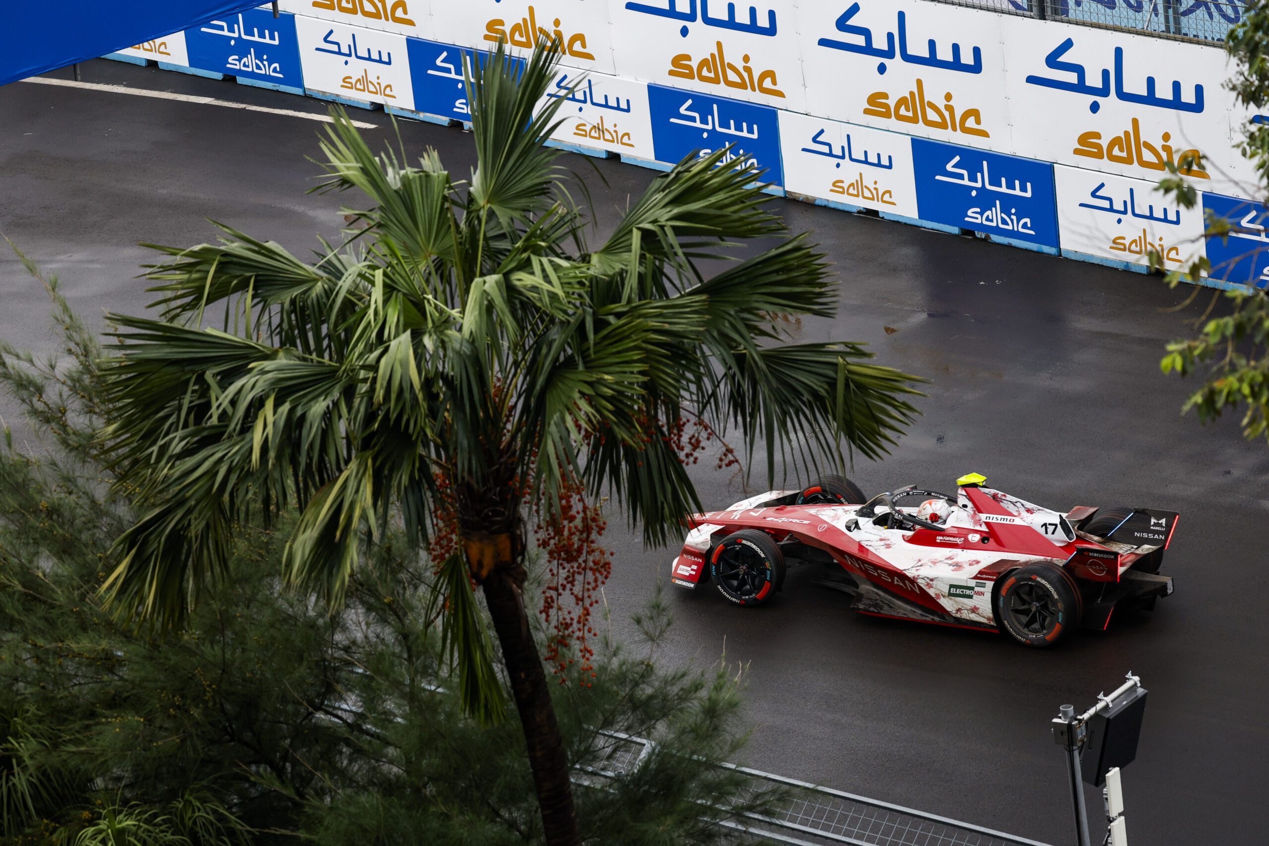 Nissan Formula E Team Battles Back in Jakarta Thriller