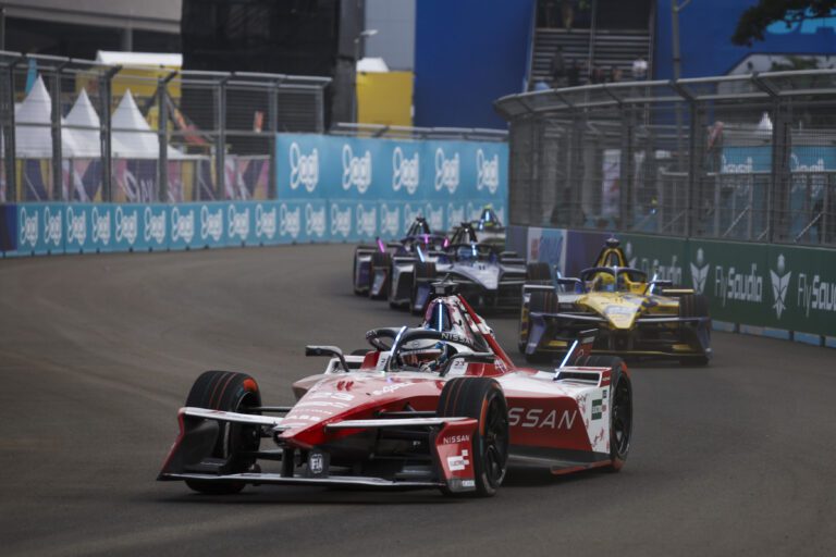 Nissan Formula E Team Battles Back in Jakarta Thriller
