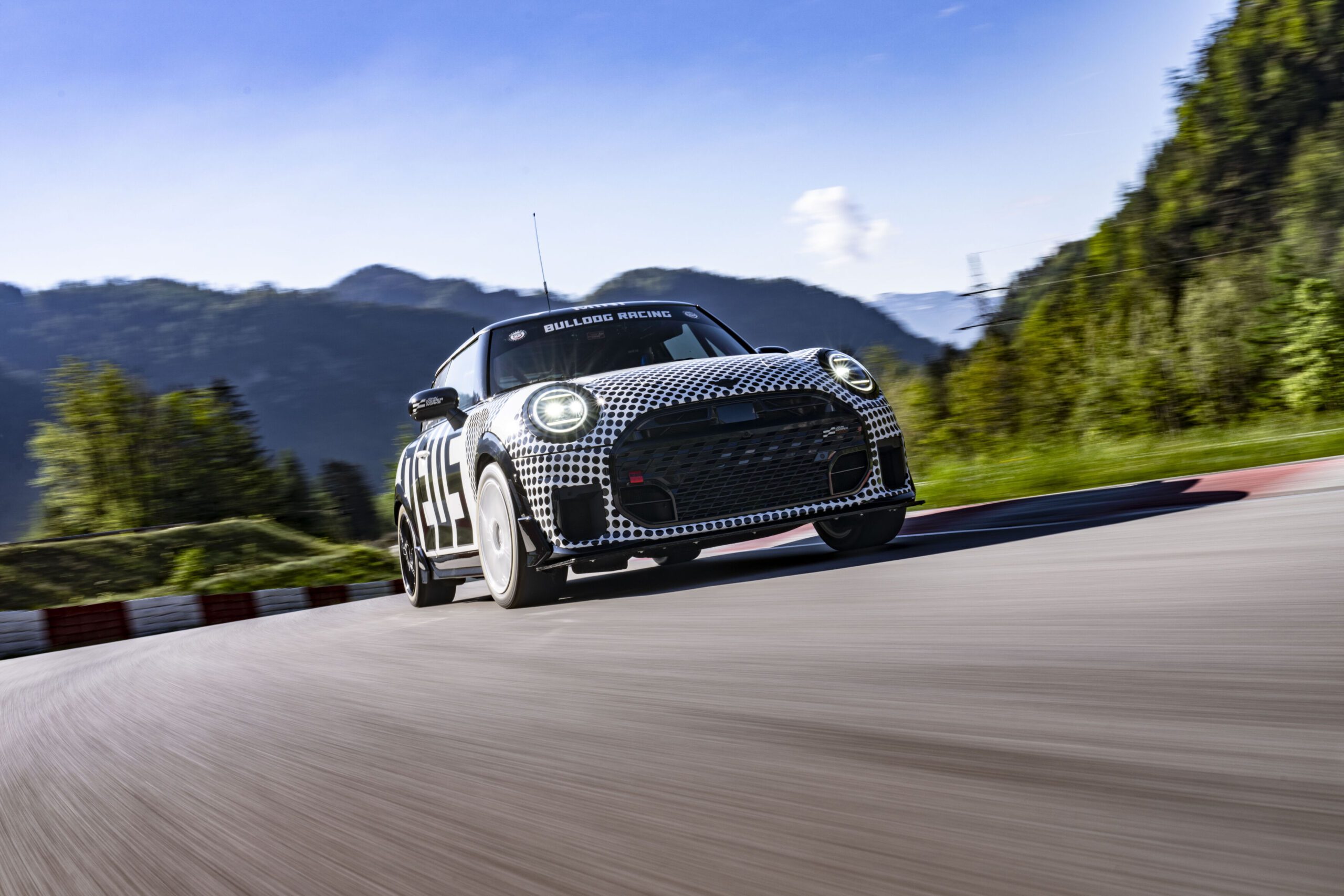 MINI JCW and Bulldog Racing Set for Nürburgring 24 Hours Glory