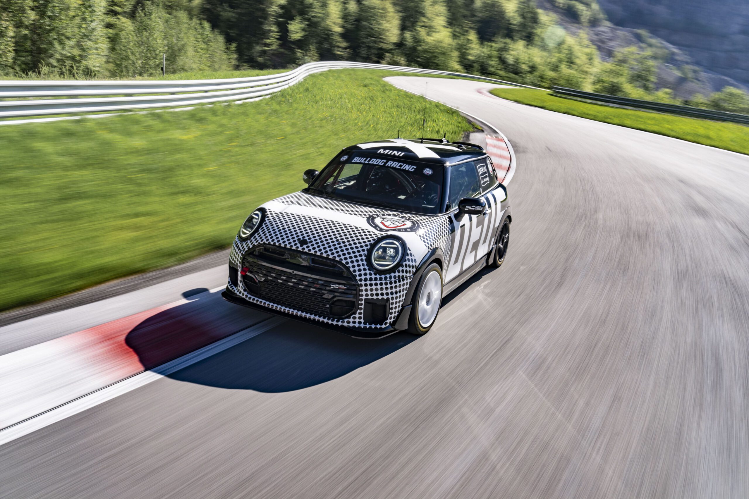 MINI JCW and Bulldog Racing Set for Nürburgring 24 Hours Glory