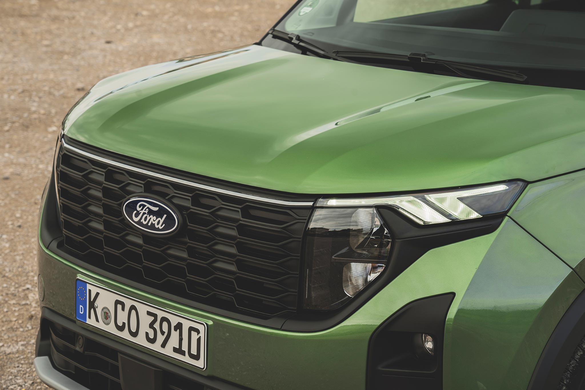 Ford NZ Family Gets Twins - all-new Ford Tourneo Courier and Transit
