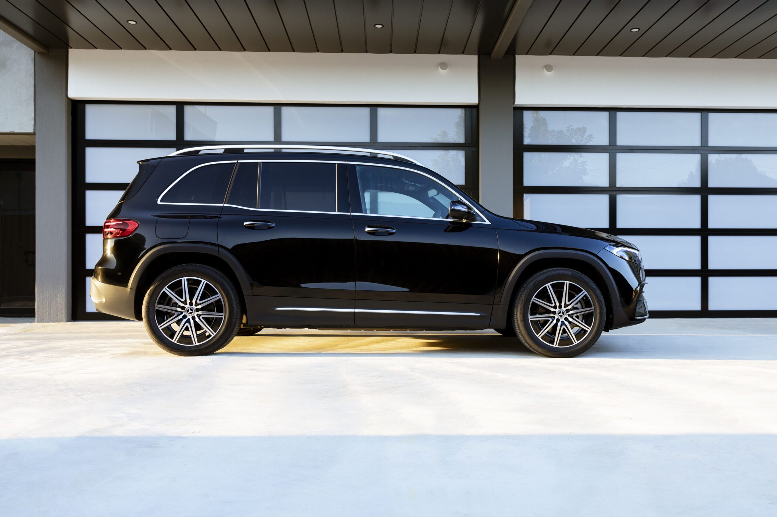 City Slicker Special - Mercedes-Benz Unveils New EQA and EQB City Editions