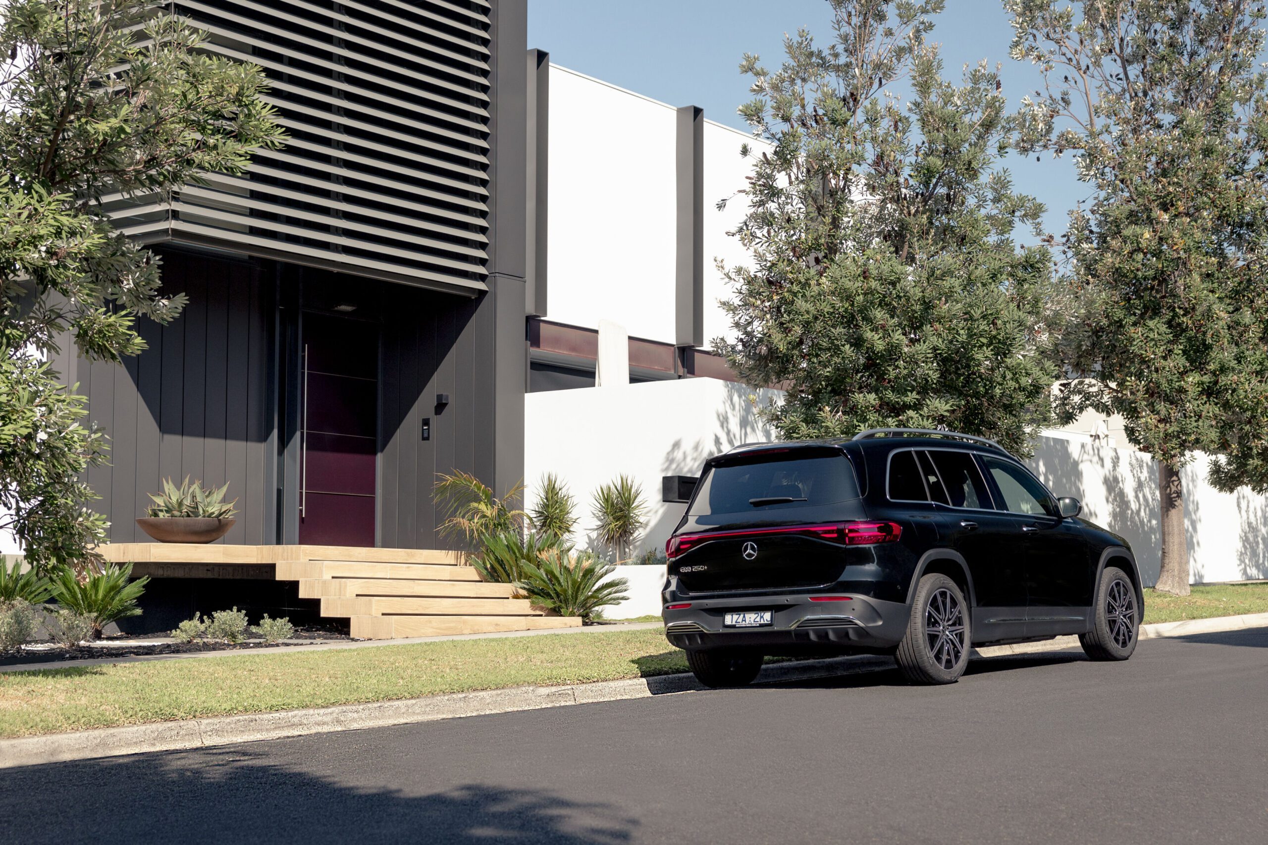 City Slicker Special - Mercedes-Benz Unveils New EQA and EQB City Editions