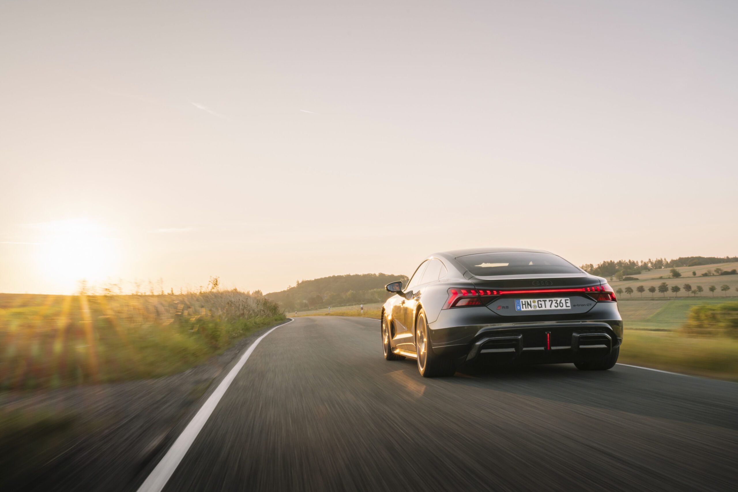 New 680kW Audi RS e-tron GT Redefines Electric Insanity