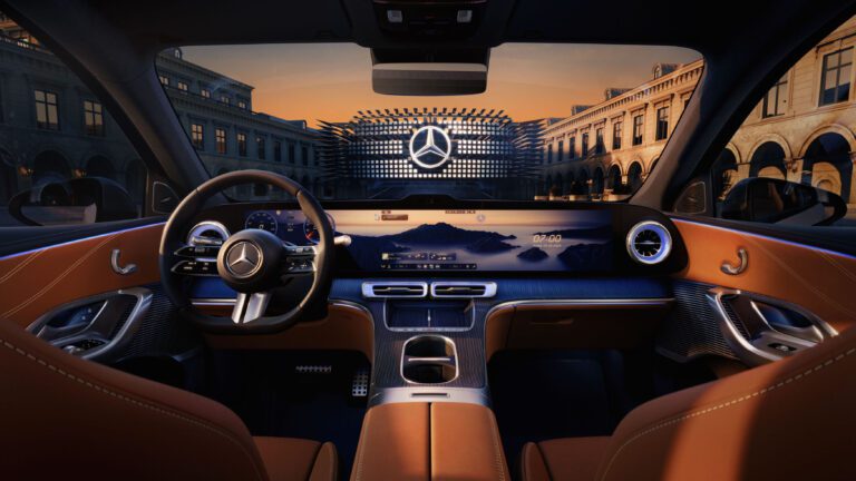 Mercedes Just Killed the Dashboard - Here's What's Inside the New Electric GLC