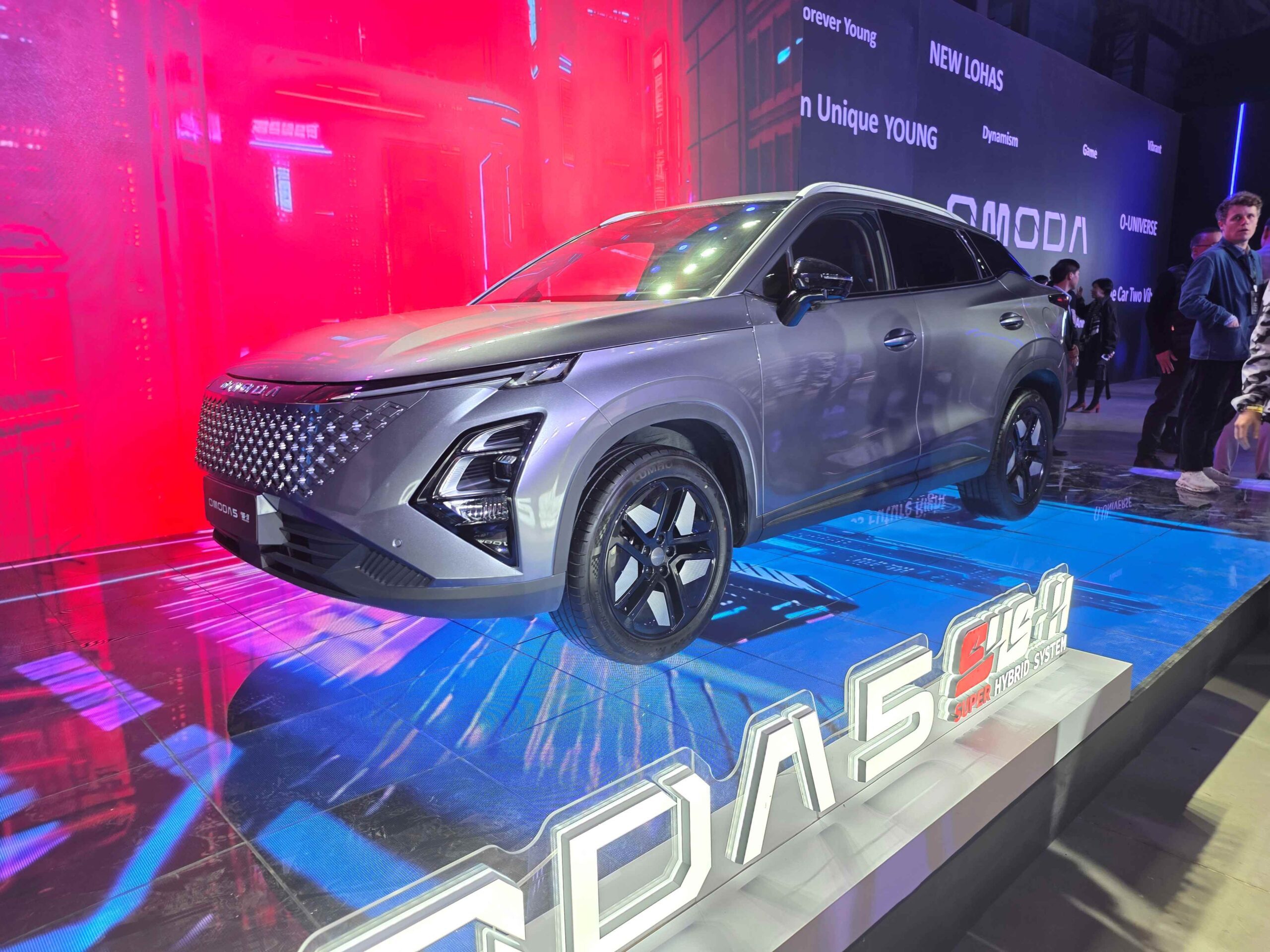 Omoda's Sci-Fi Future - Cyber-Mech SUVs and Hybrid Power revealed