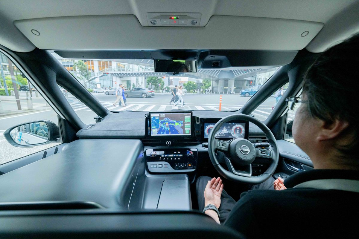 Nissan's Driverless Dream - Autonomous Serena Minivans Hit Yokohama's Streets