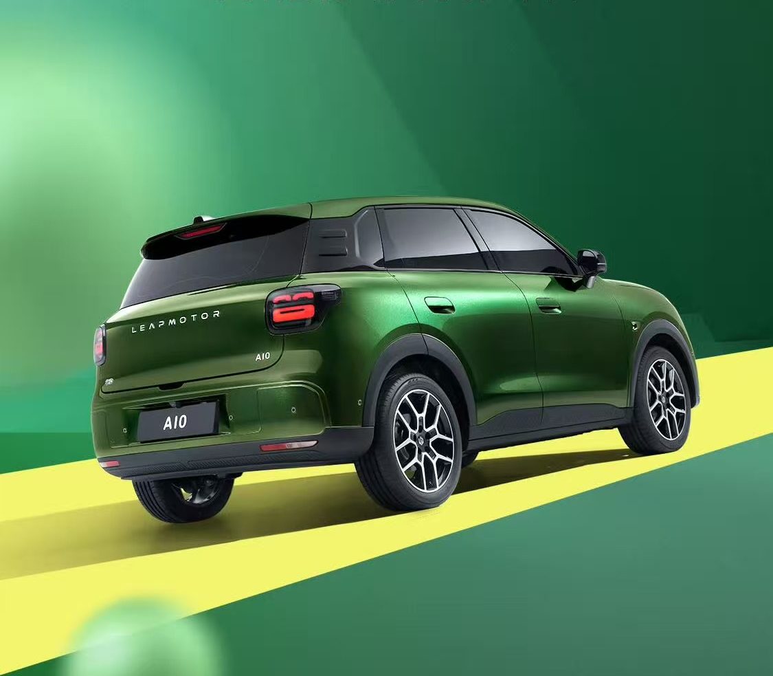 Rear three quarters view of a Leapmotor B03X/A10 in green.