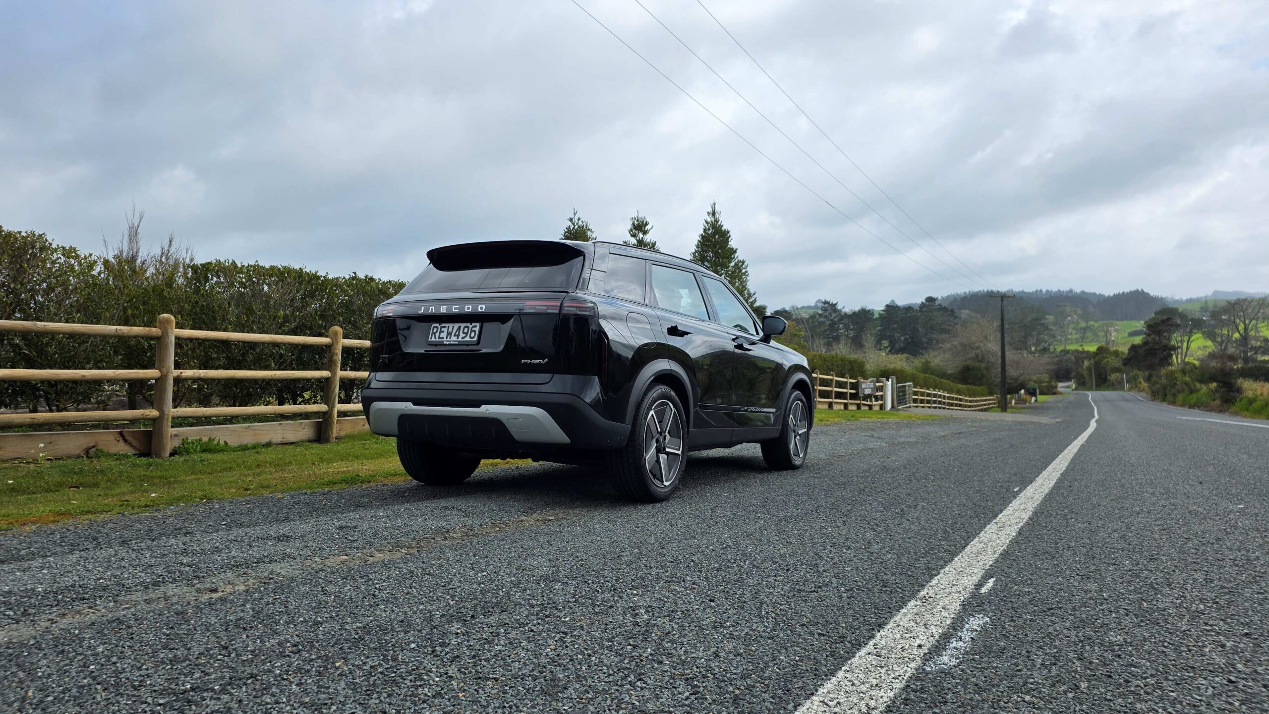 Jaecoo J7 SHS Super Hybrid Review - Efficient Adventurer