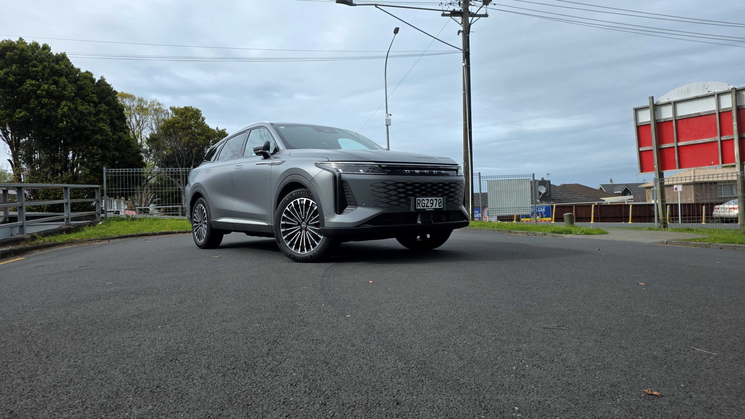 Omoda 9 SHS Review - The Frugal yet Fancy, Family SUV