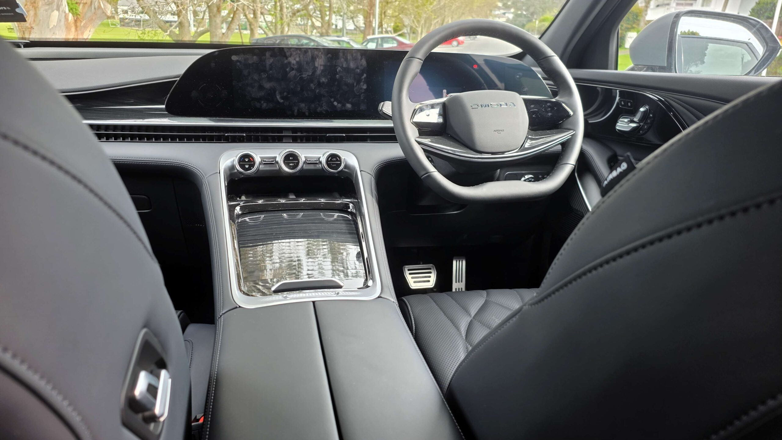 Omoda 9 SHS Review - The Frugal yet Fancy, Family SUV
