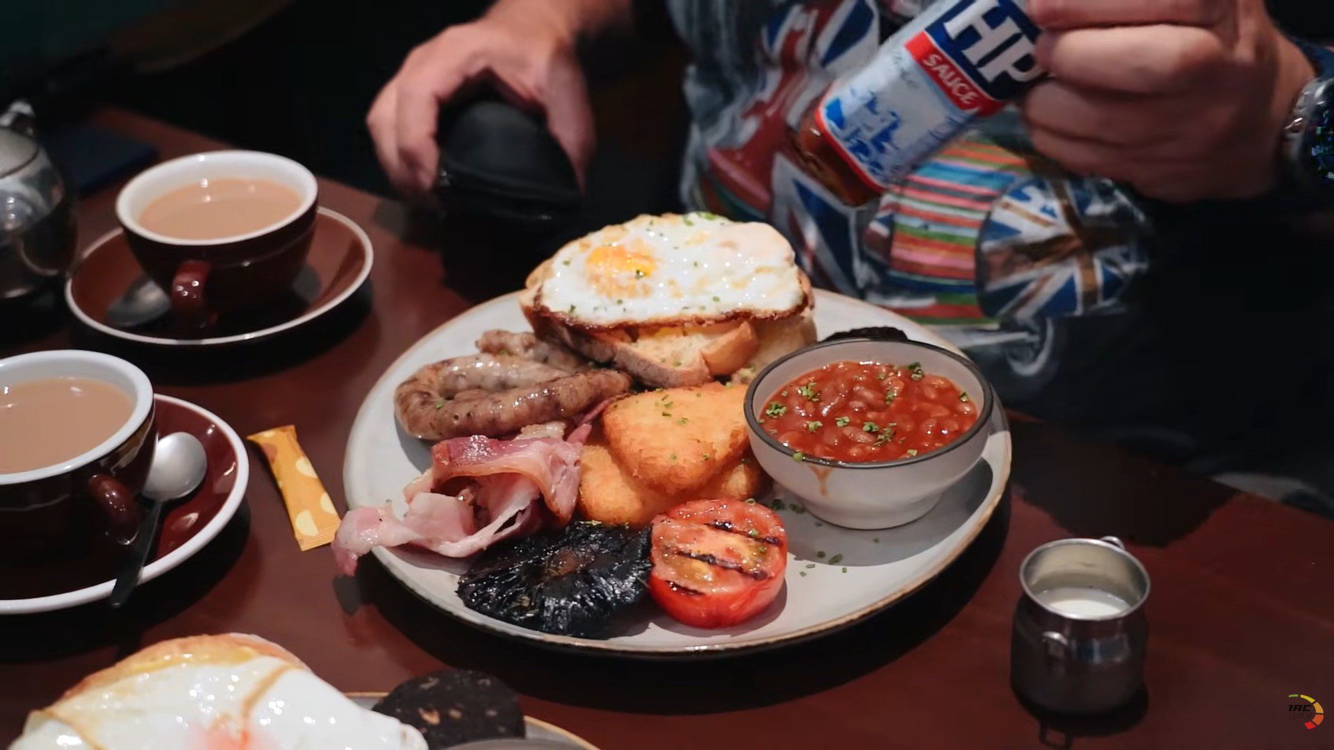 Tarmac Life Xmas Special - Mini 66th. 66 Hours, 6 Cities, 6 British Meals Across NZ