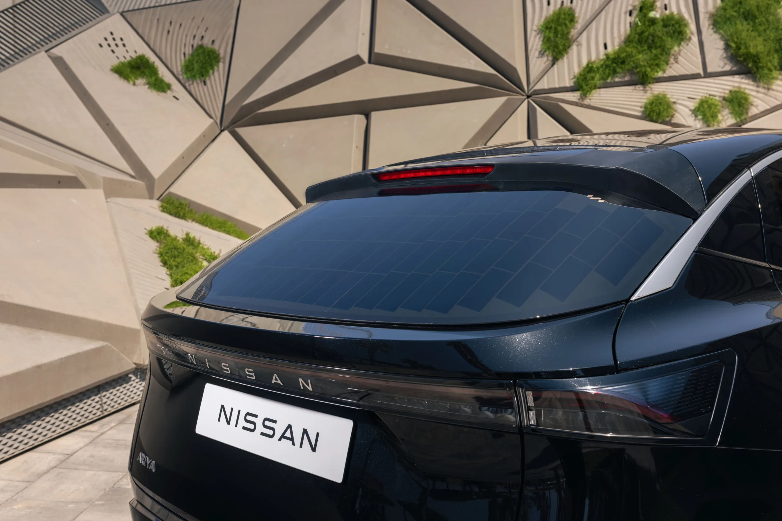Nissan’s Solar‑Powered Ariya Concept Lights the Way to a Brighter EV Future