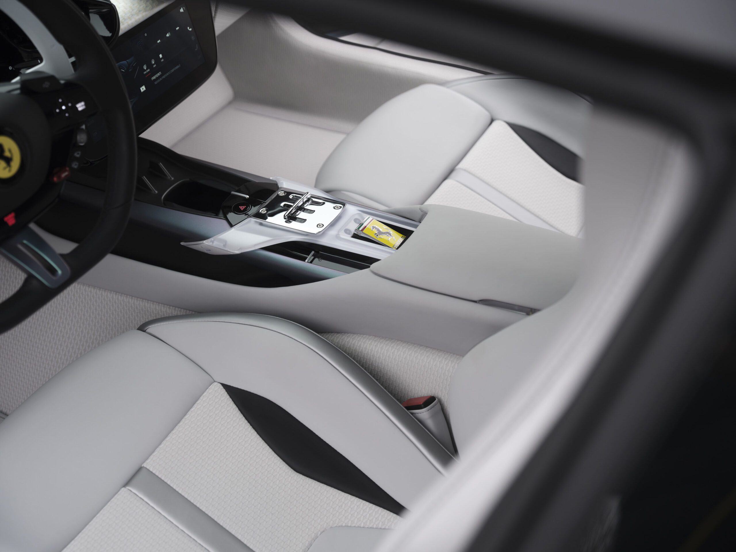Tailor-Made Ferrari 12Cilindri, a Fezza with Seoul