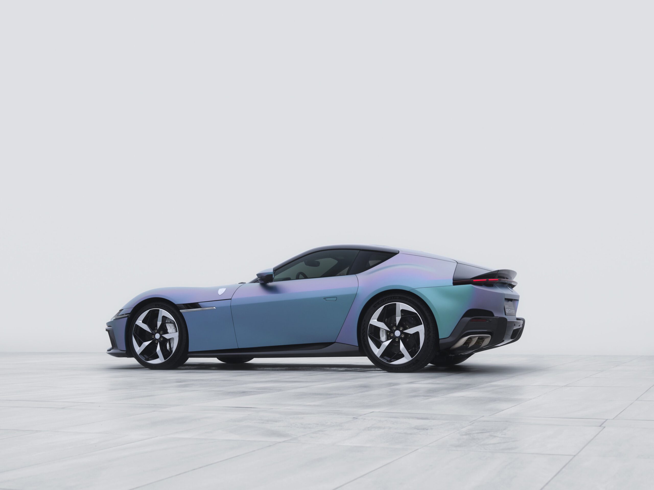 Tailor-Made Ferrari 12Cilindri, a Fezza with Seoul