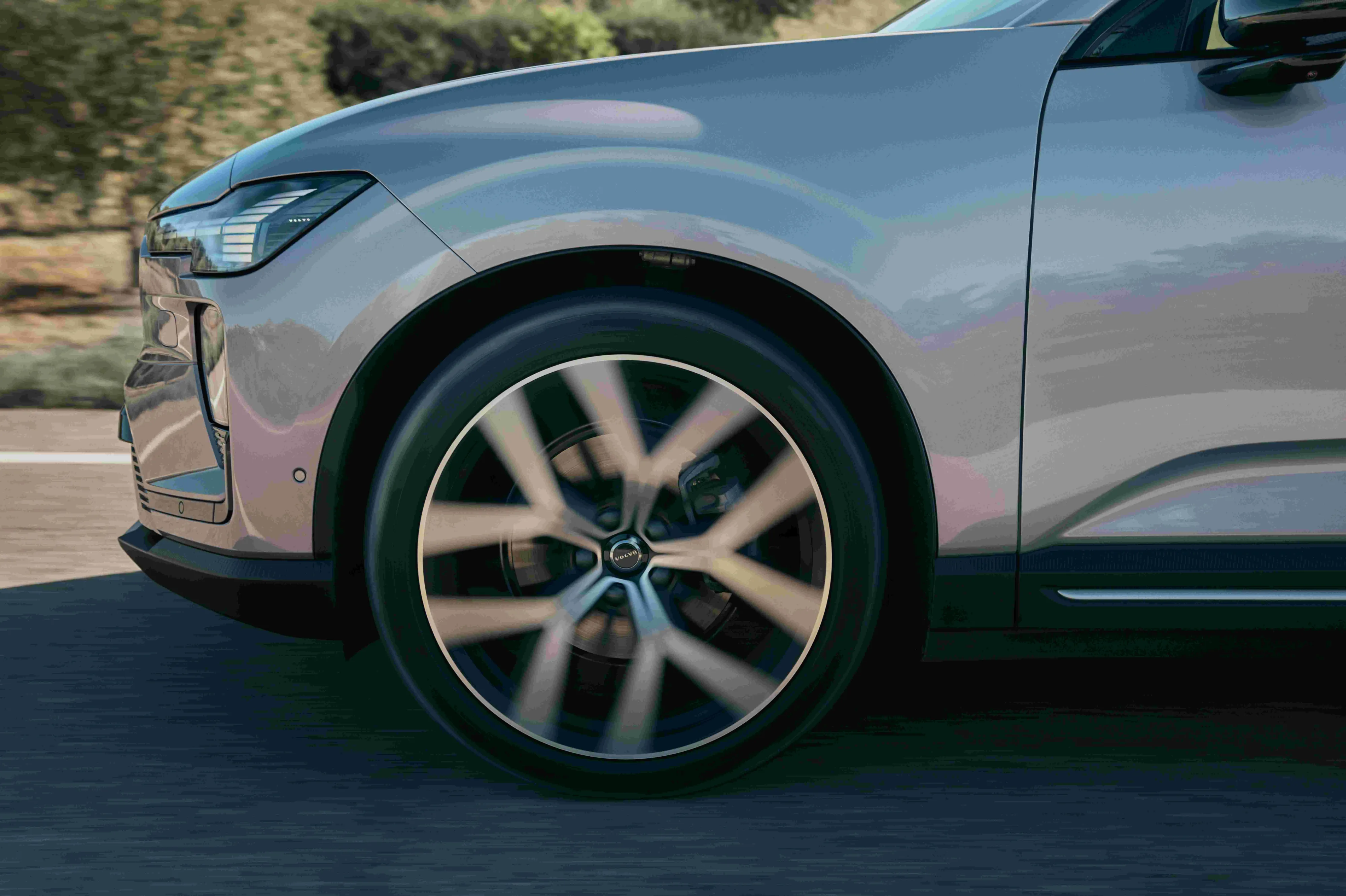 2026 Volvo EX60 P6 and P10 Ultra - World First Drive Review