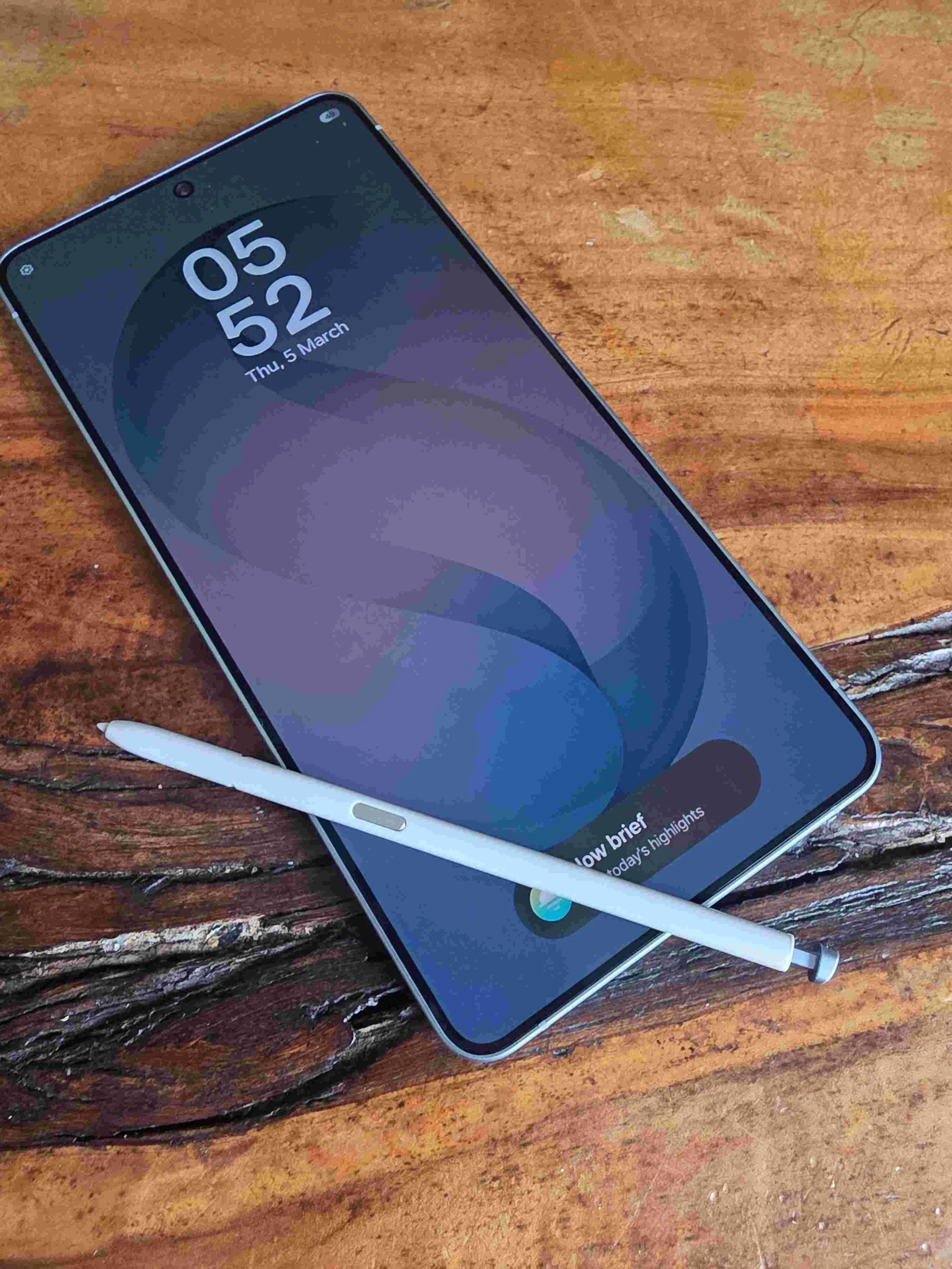 Samsung Galaxy S26 Ultra Review - The Smartphone That Does It All