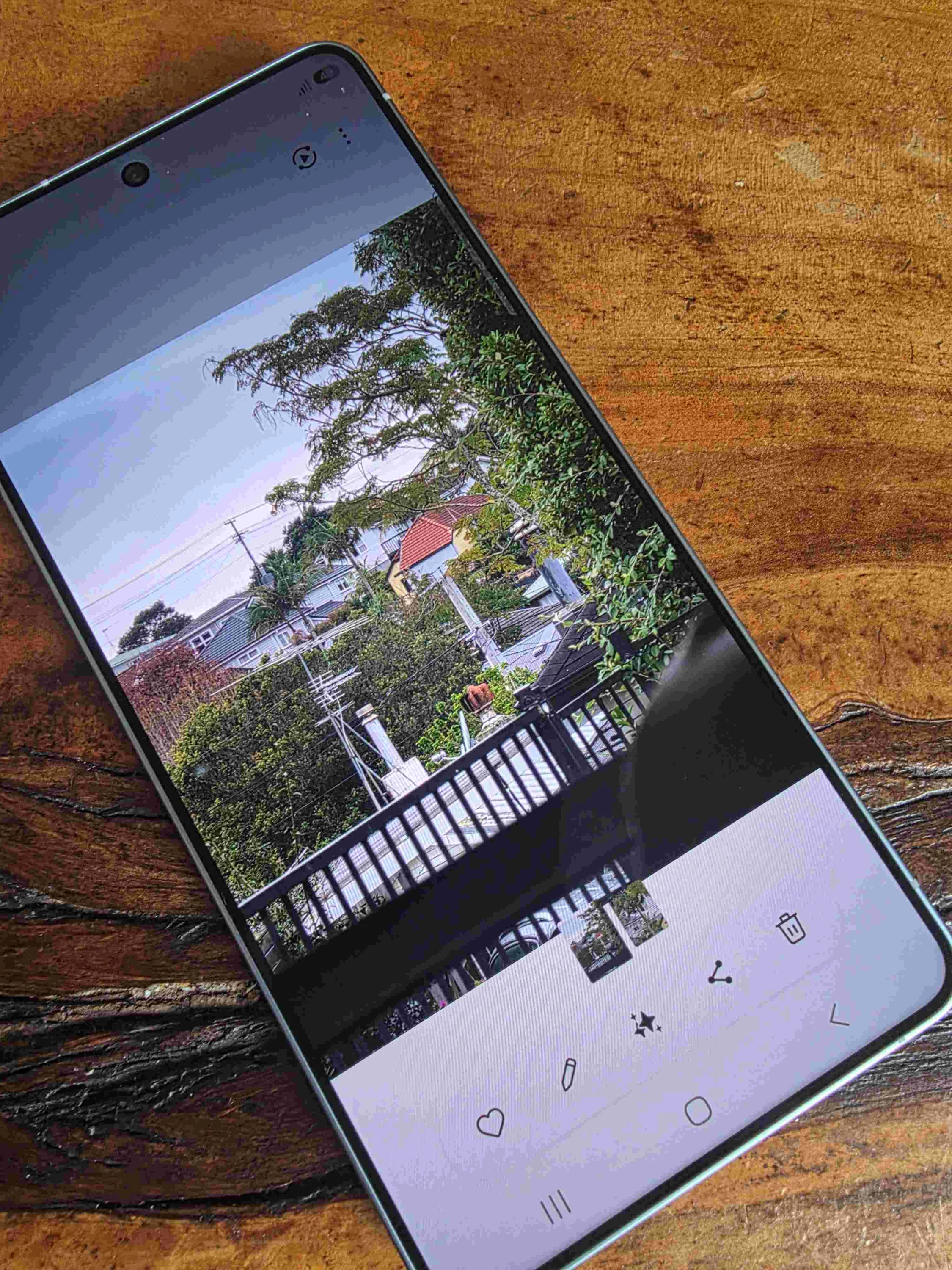 Samsung Galaxy S26 Ultra Review - The Smartphone That Does It All