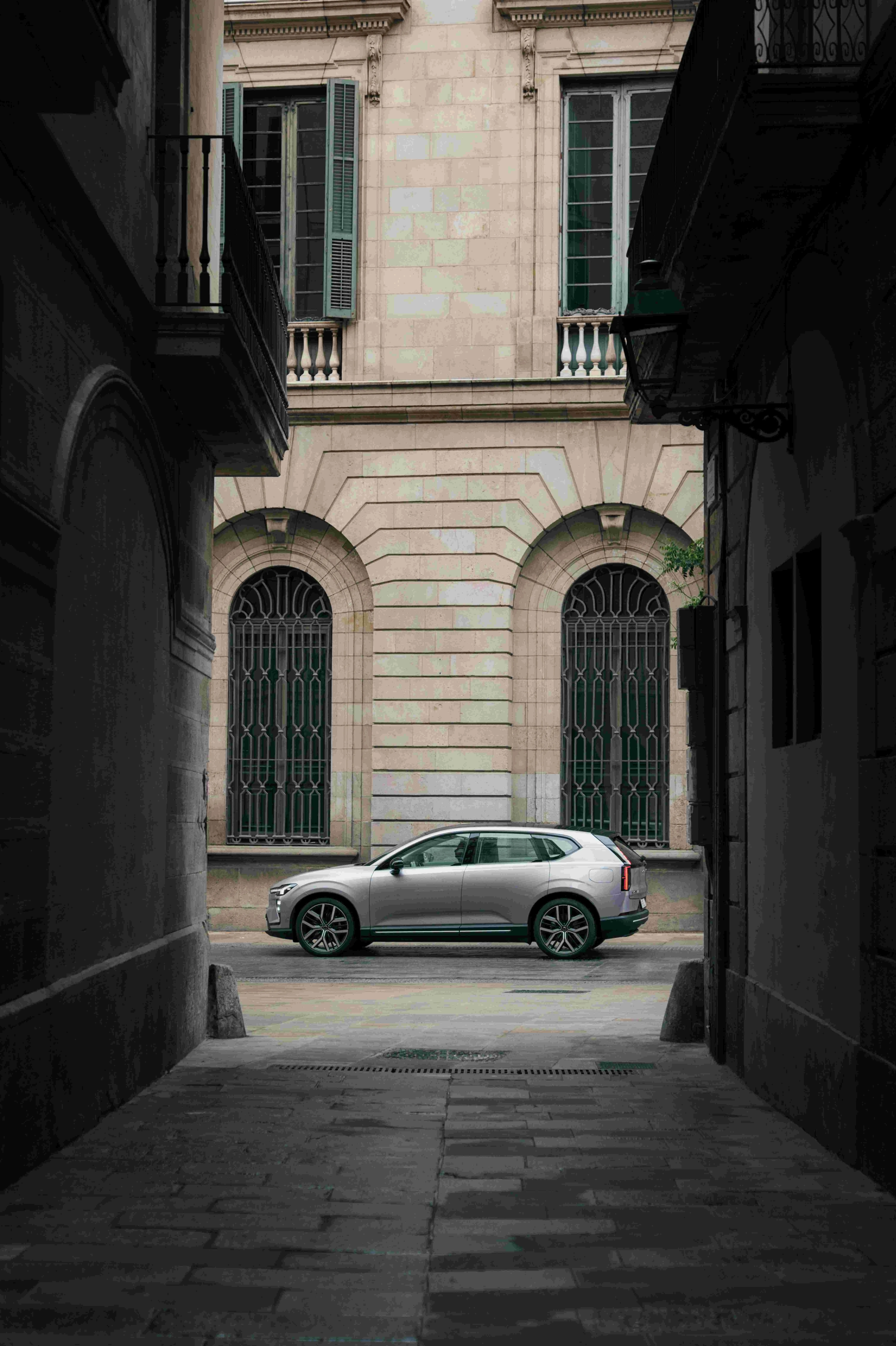 2026 Volvo EX60 P6 and P10 Ultra - World First Drive Review