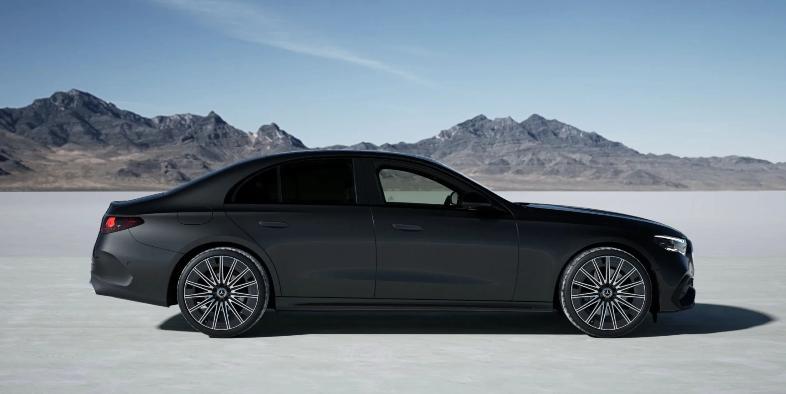 Mercedes turns up the drama - E 53 Hybrid Dark Carbon and E 300 AMG Night Edition arrive in NZ