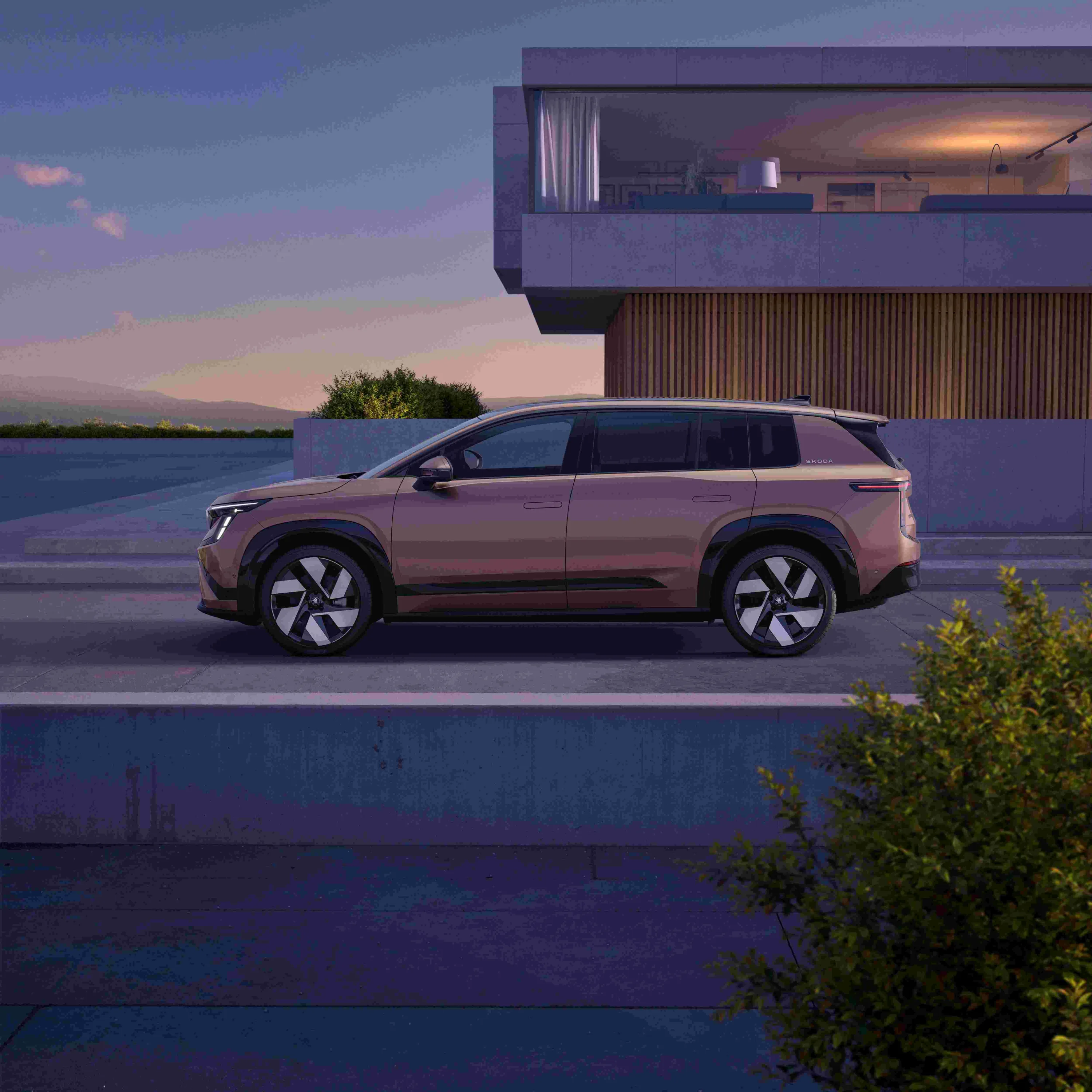 The World Finally Meets the New 7 Seater Škoda Peaq 640km EV