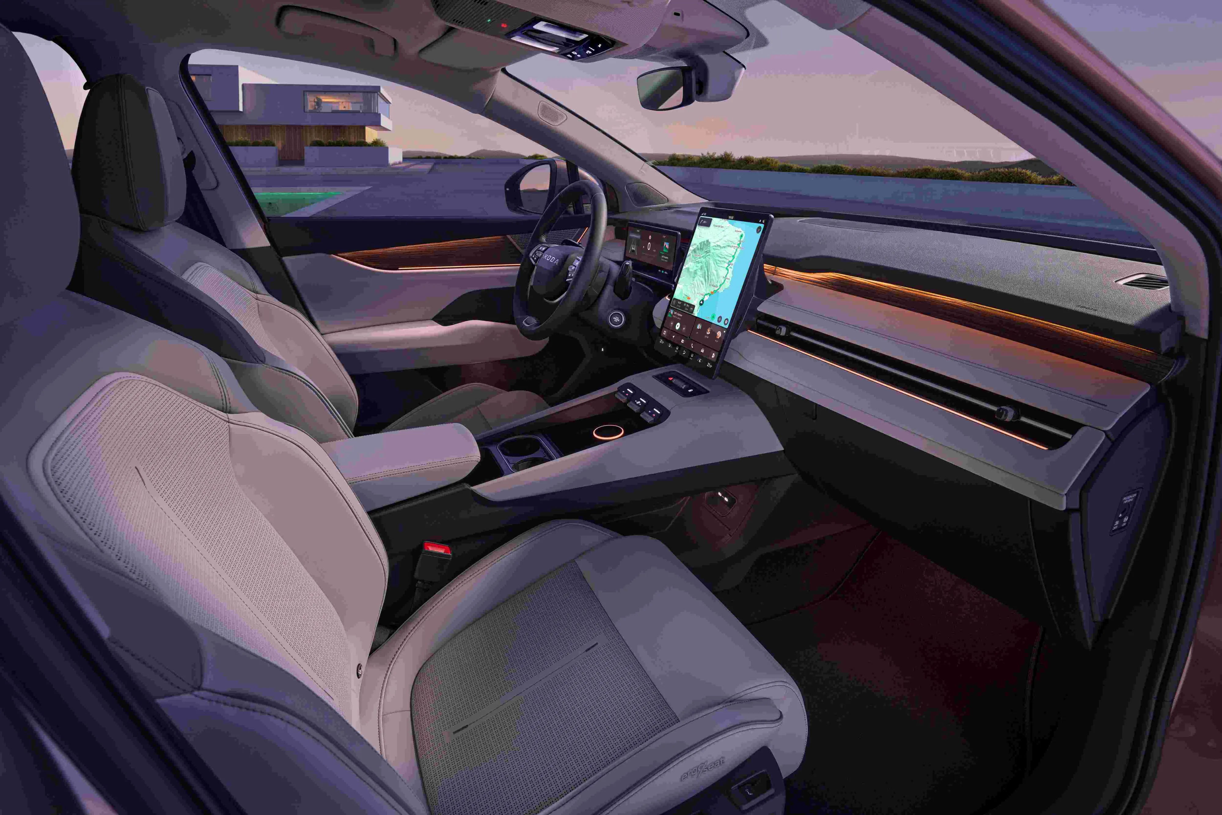 The World Finally Meets the New 7 Seater Škoda Peaq 640km EV