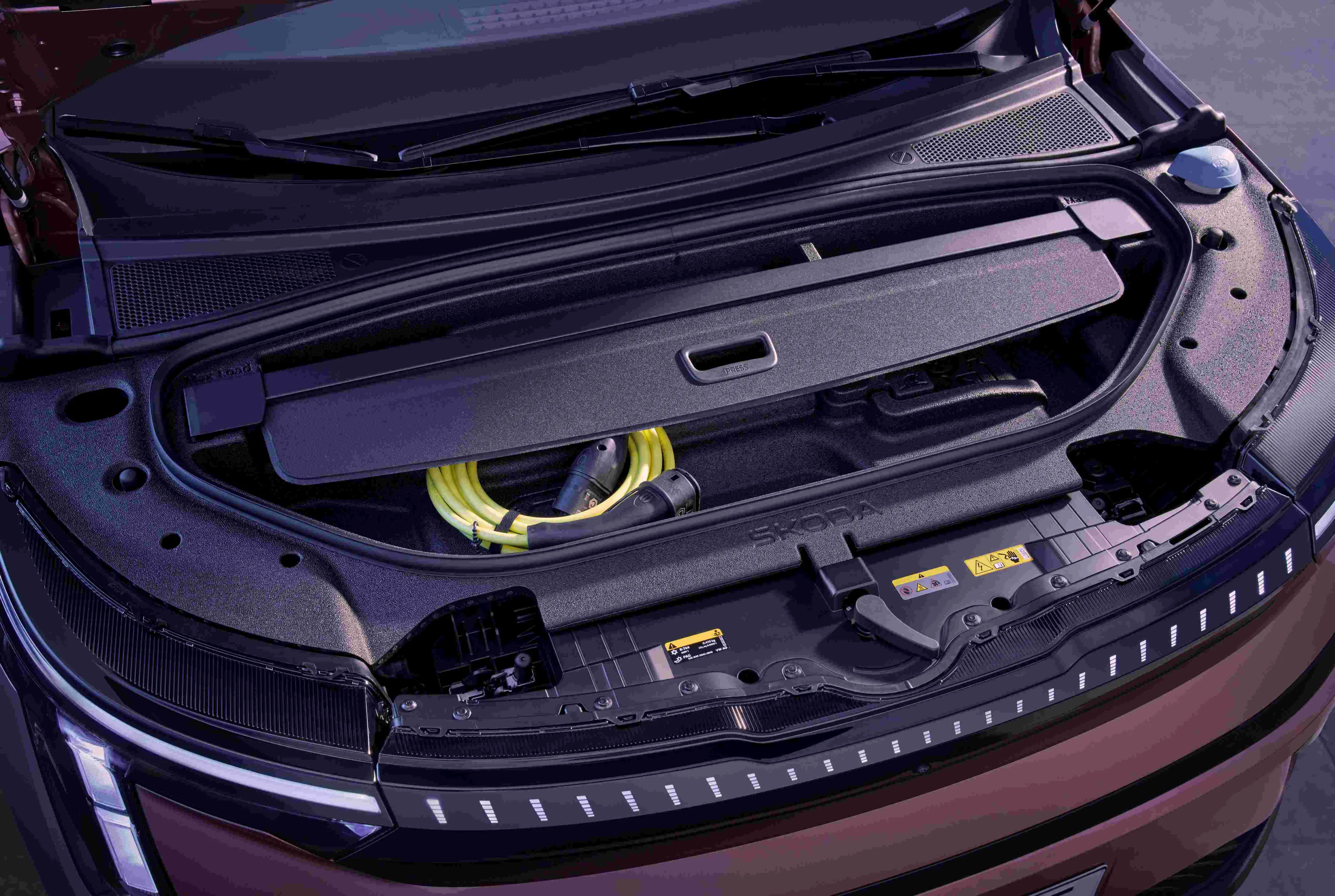 The World Finally Meets the New 7 Seater Škoda Peaq 640km EV