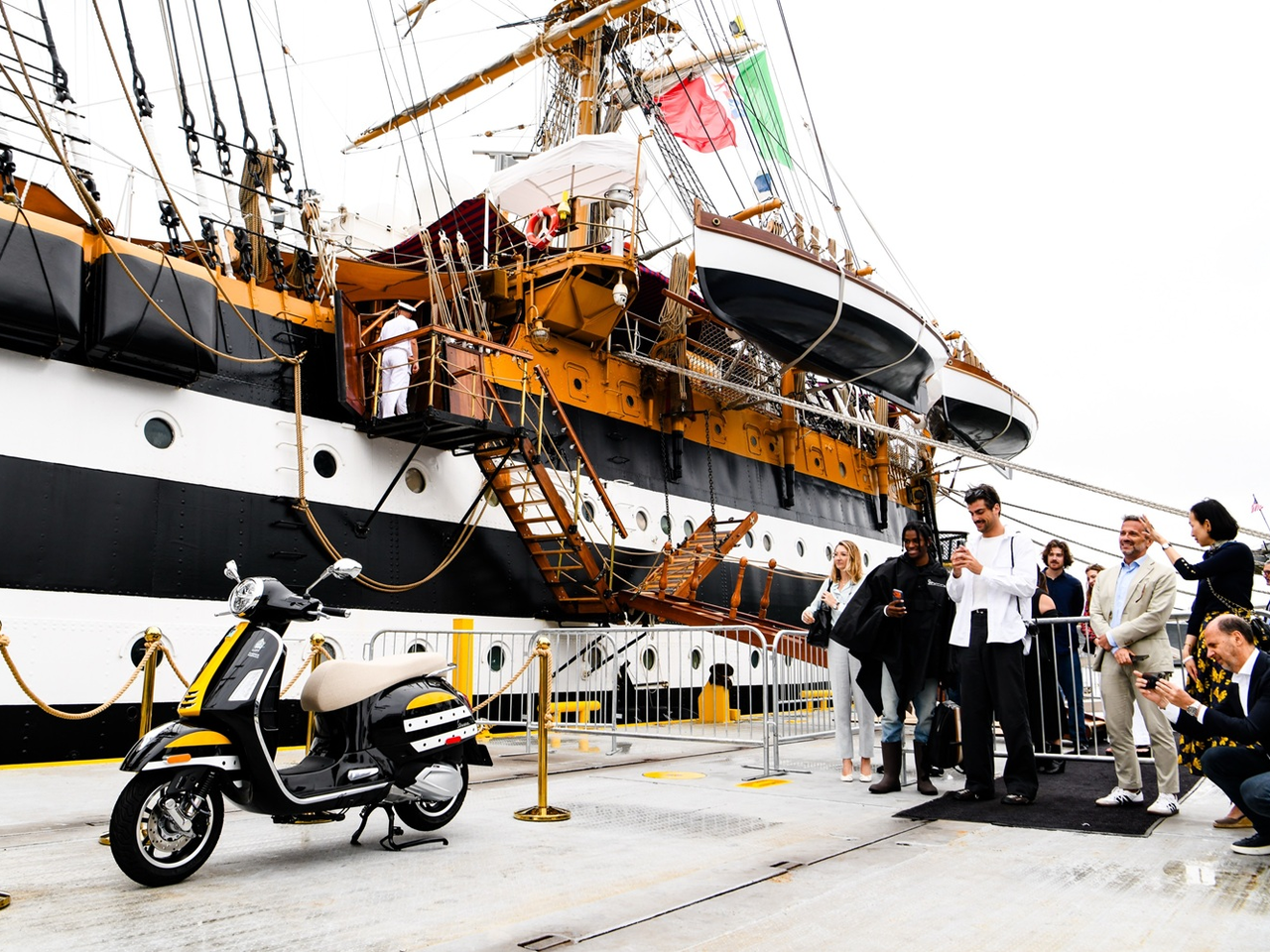 Piaggio Unveils One-Off Vespa Inspired by Amerigo Vespucci