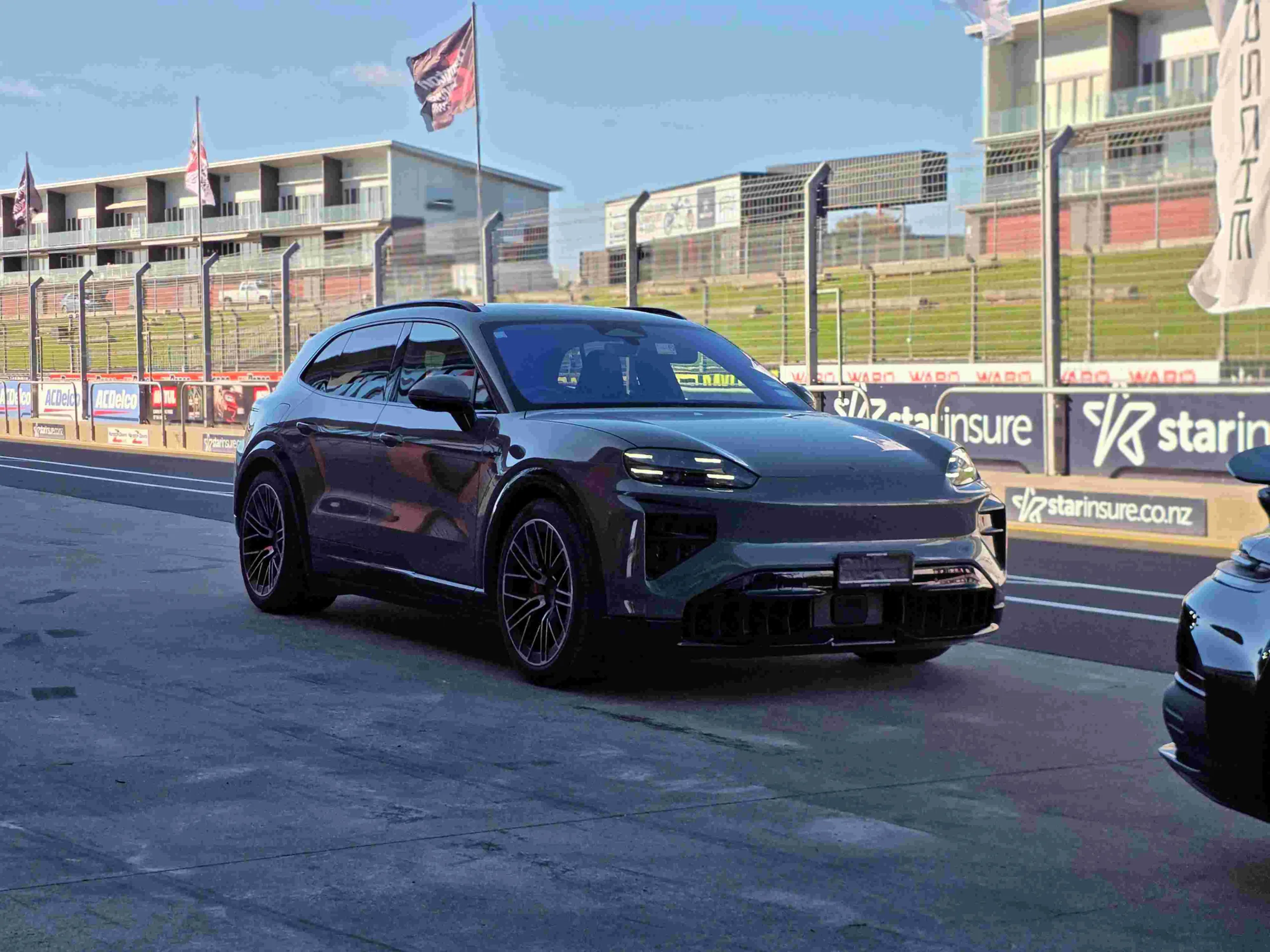 Porsche Cayenne Electric ‘Teaser Time’ At Hampton Downs