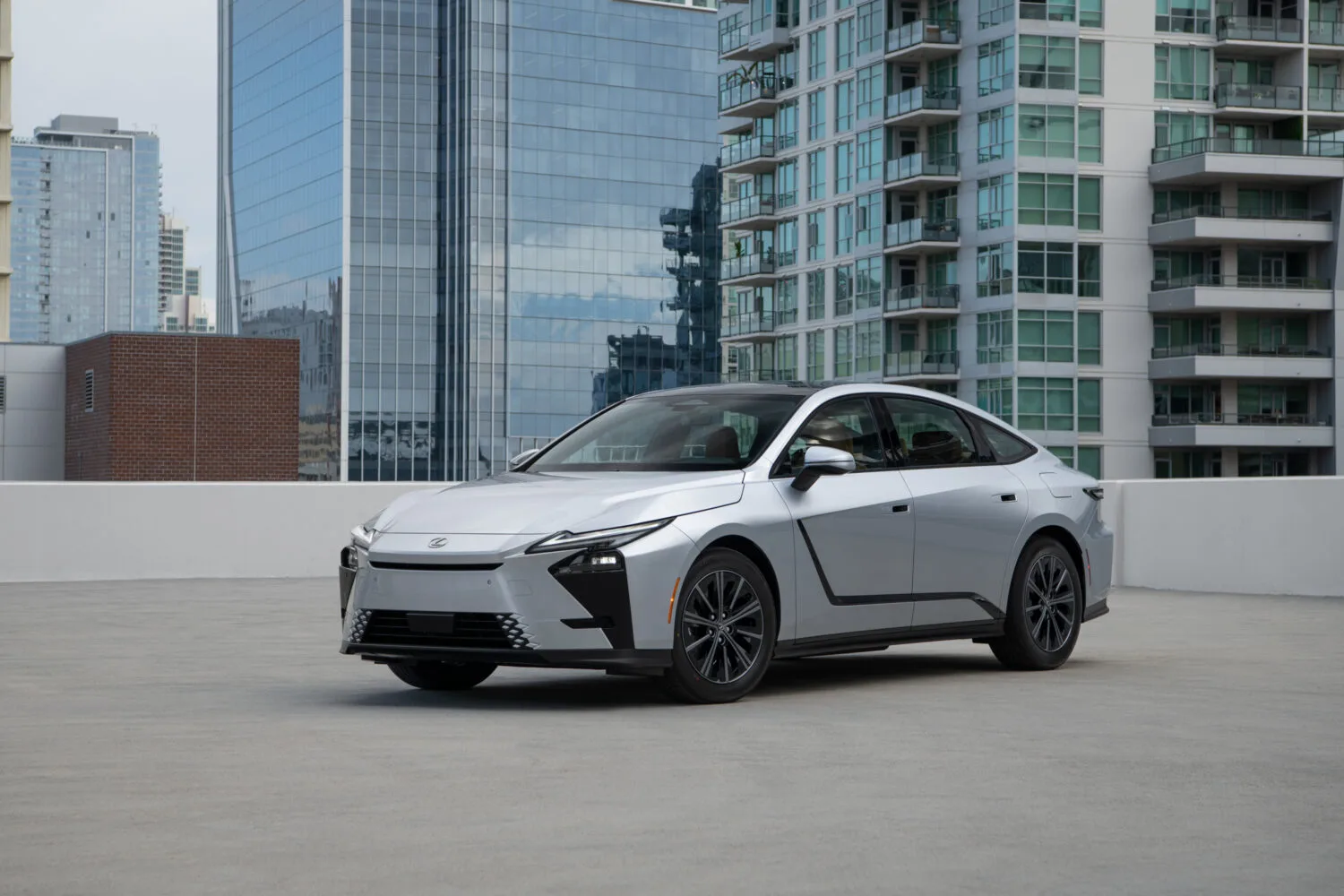 Lexus Redesigns the 2026 ES With New BEV Options and a Longer Body

