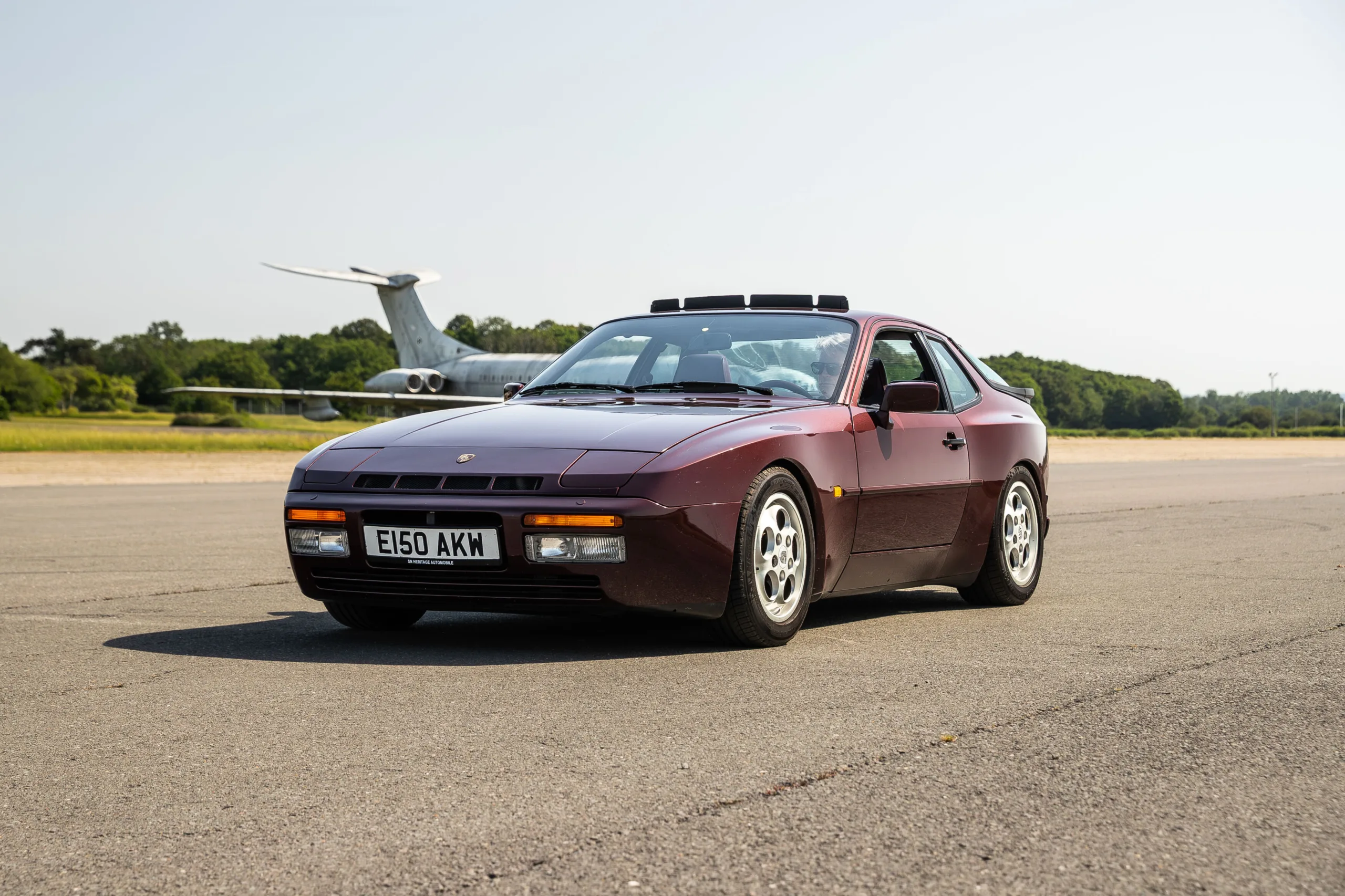 Škoda Elroq vRS vs 1980s Supercars