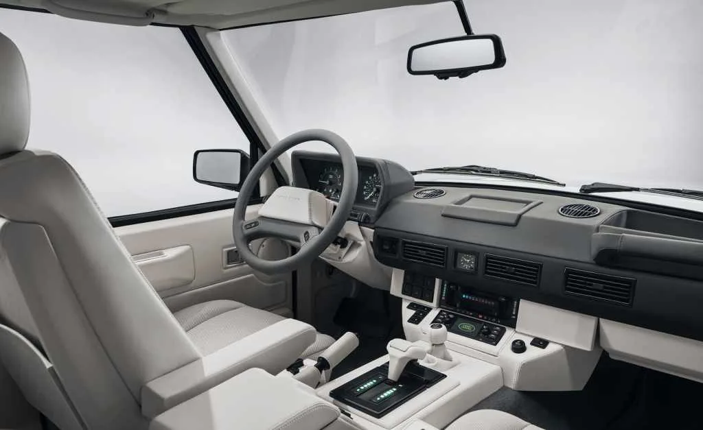 Range Rover Pairs Restored 1993 Classic with New SV Ultra for Pebble Beach Auction