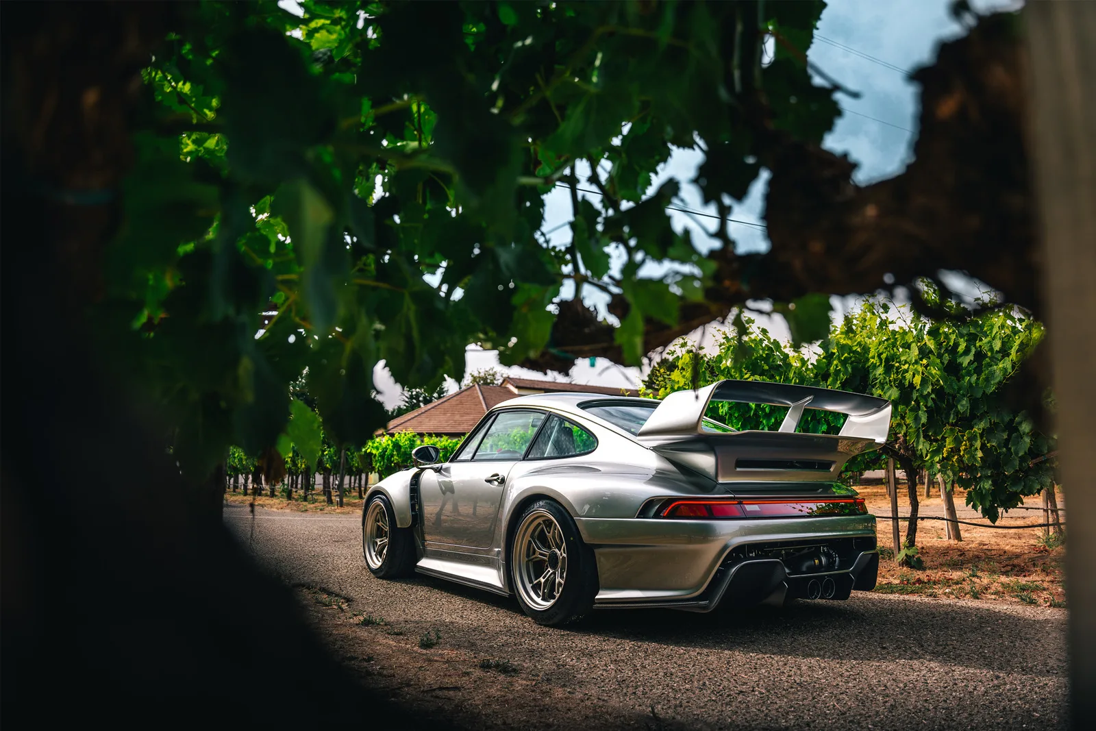 Gunther Werks F-26 Brings 1067bhp Air-Cooled 911 Slantnose to Goodwood Hill