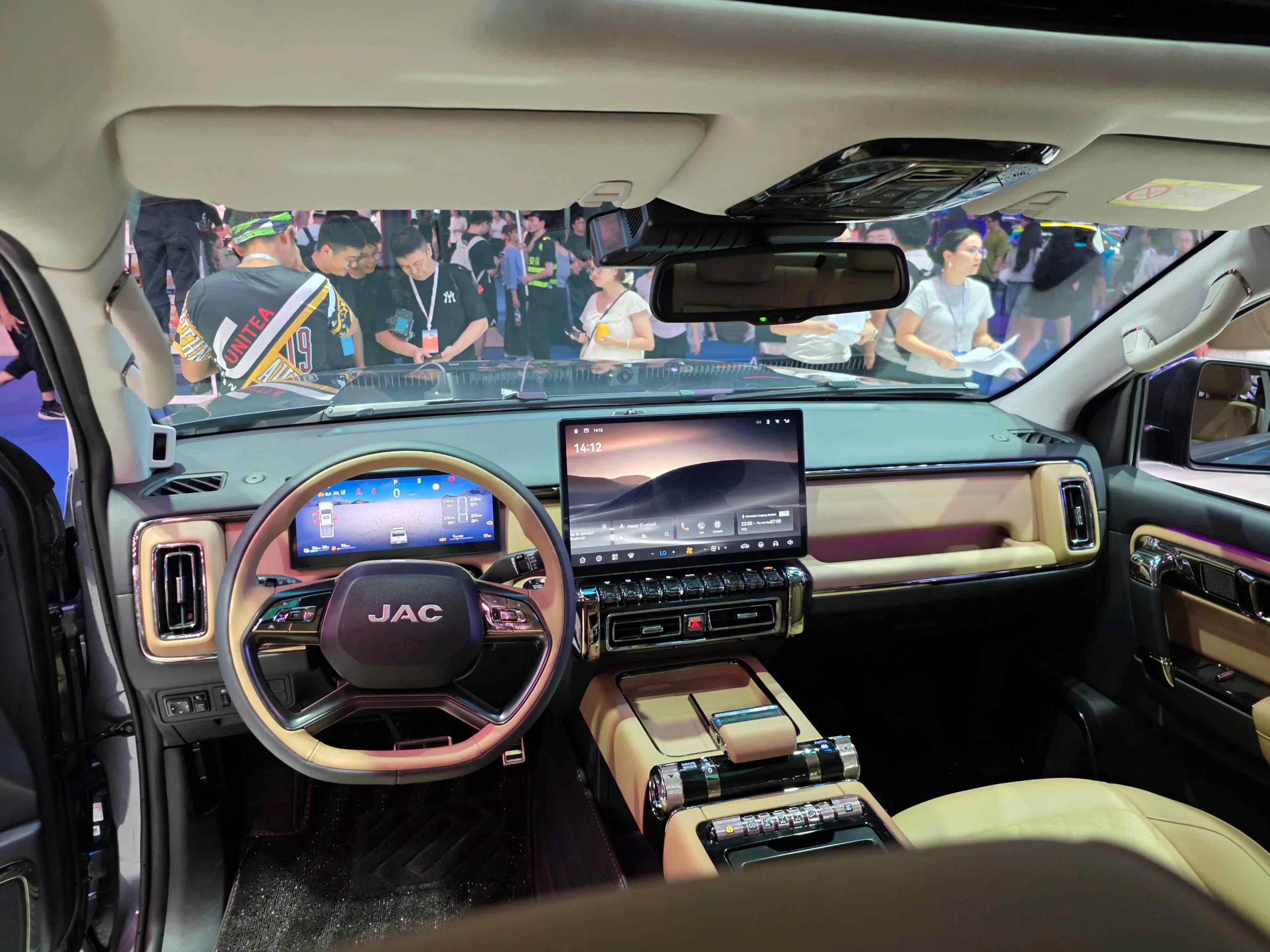 JAC Shows Off New T9 Ute PHEV Interior - and it's Stunning