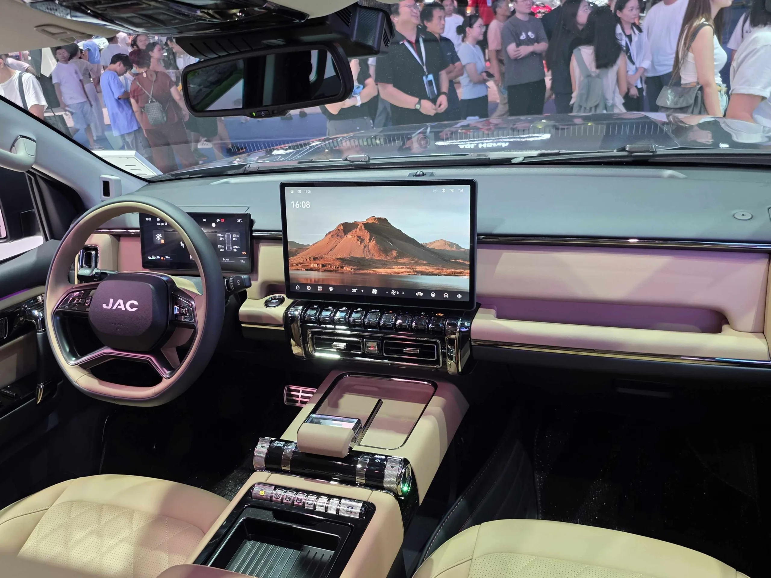 JAC Shows Off New T9 Ute PHEV Interior - and it's Stunning