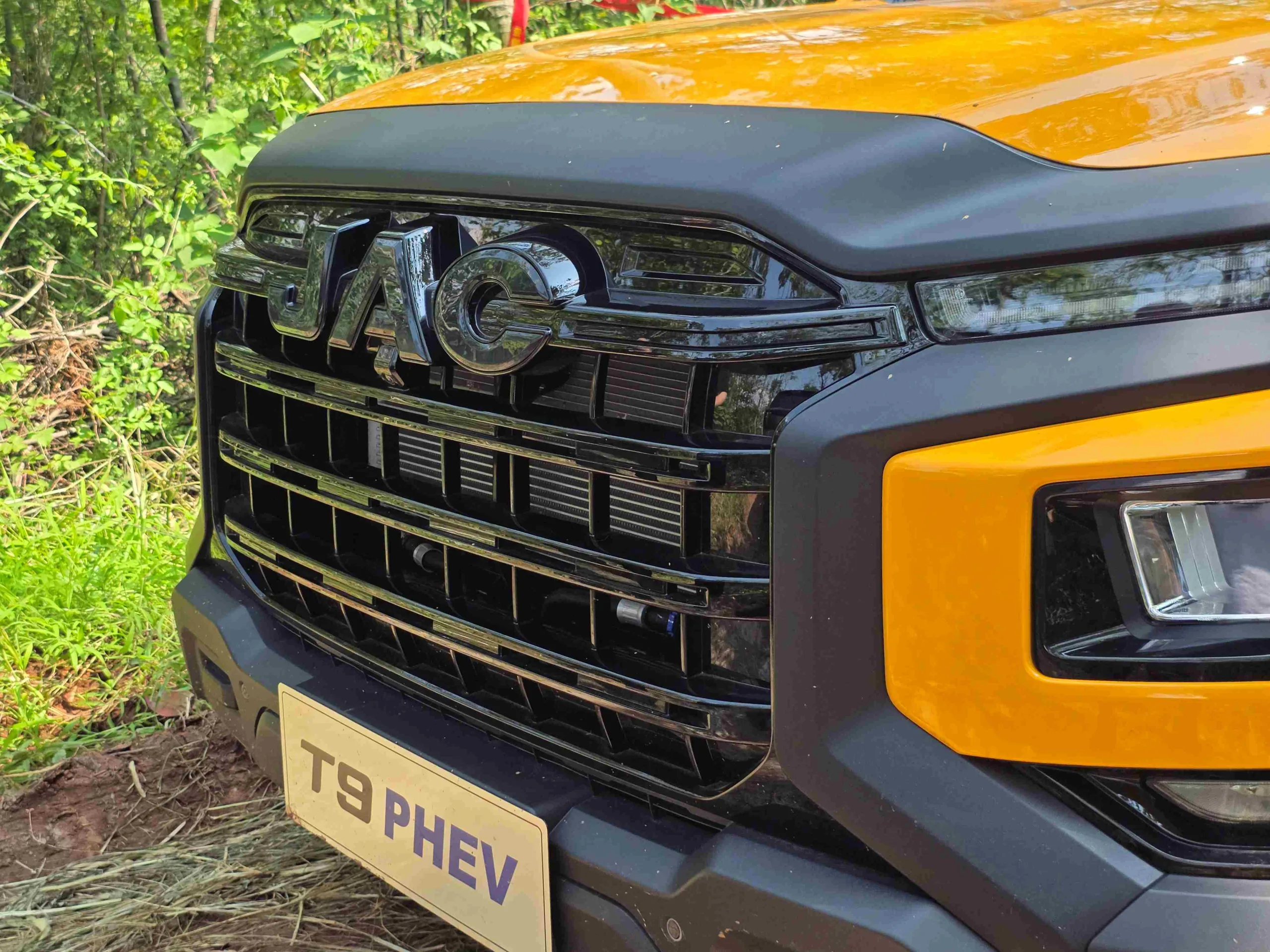 JAC T9 PHEV First Off-Road Drive - In China