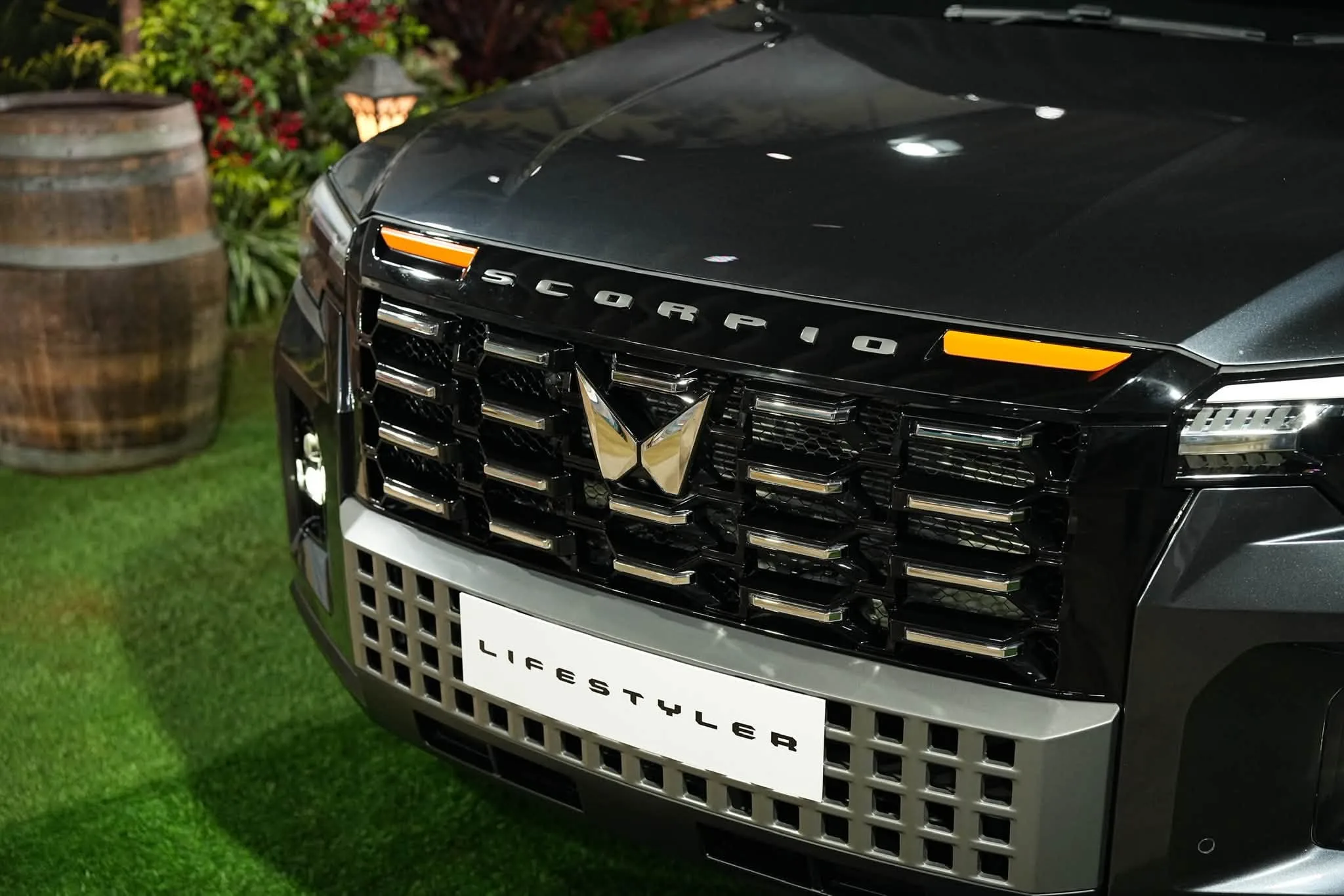 Mahindra Lifestyler - The Pickup Truck That's Both Payload AND Playload