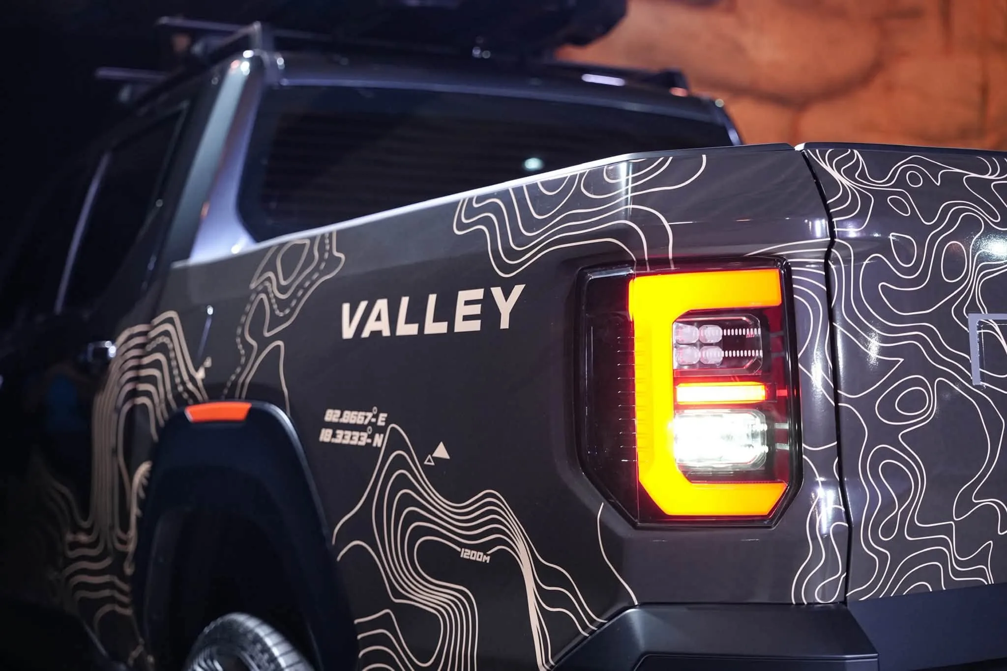 Mahindra Lifestyler - The Pickup Truck That's Both Payload AND Playload