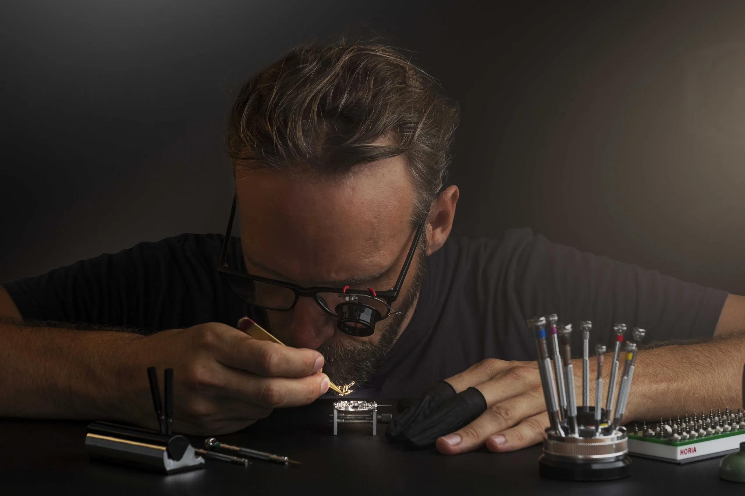Singer Reimagined Heritage V72 - Restoration Meets Mechanical Mastery